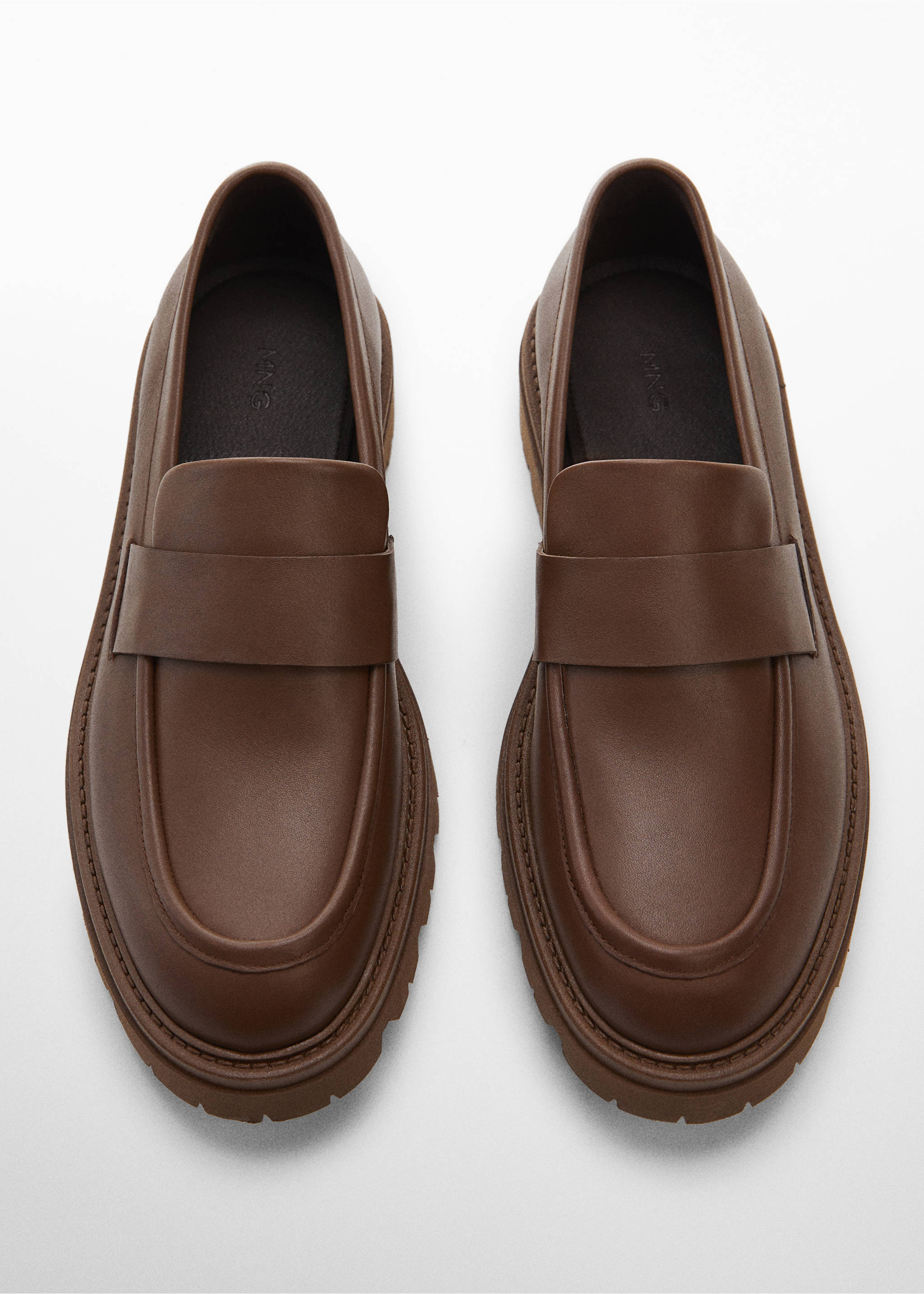 Leather moccasin with track sole - Details of the article 3, Chocolate. Ref: 67094470-00.