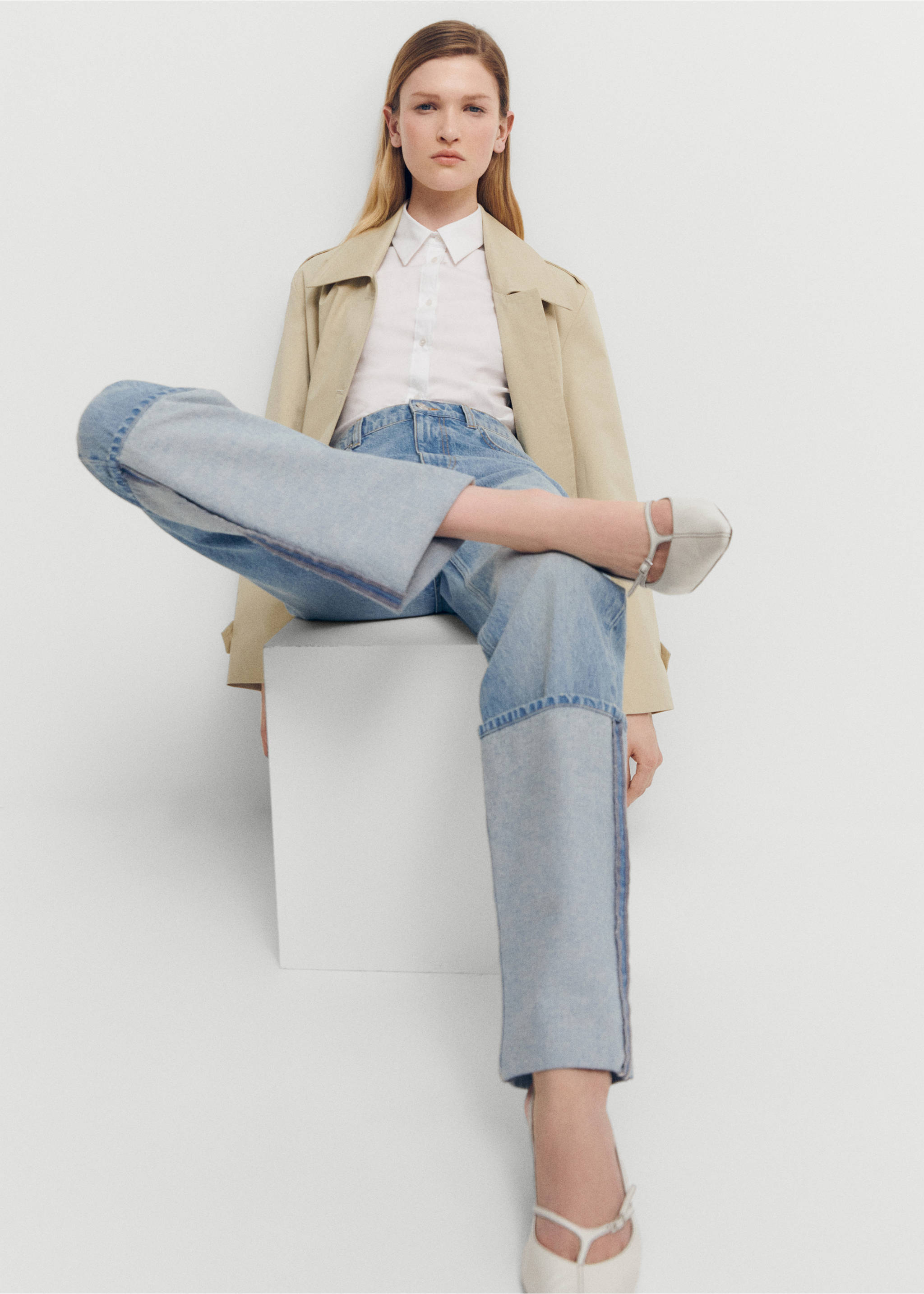 Turned-up straight jeans - Details of the article 2, Medium Blue. Ref: 67094474-00.