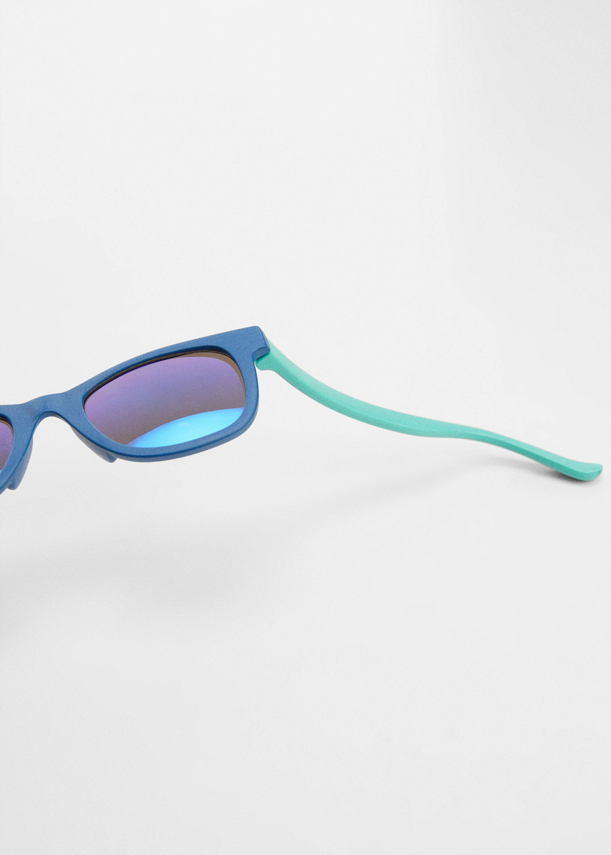 Resin frame sunglasses - Details of the article 2