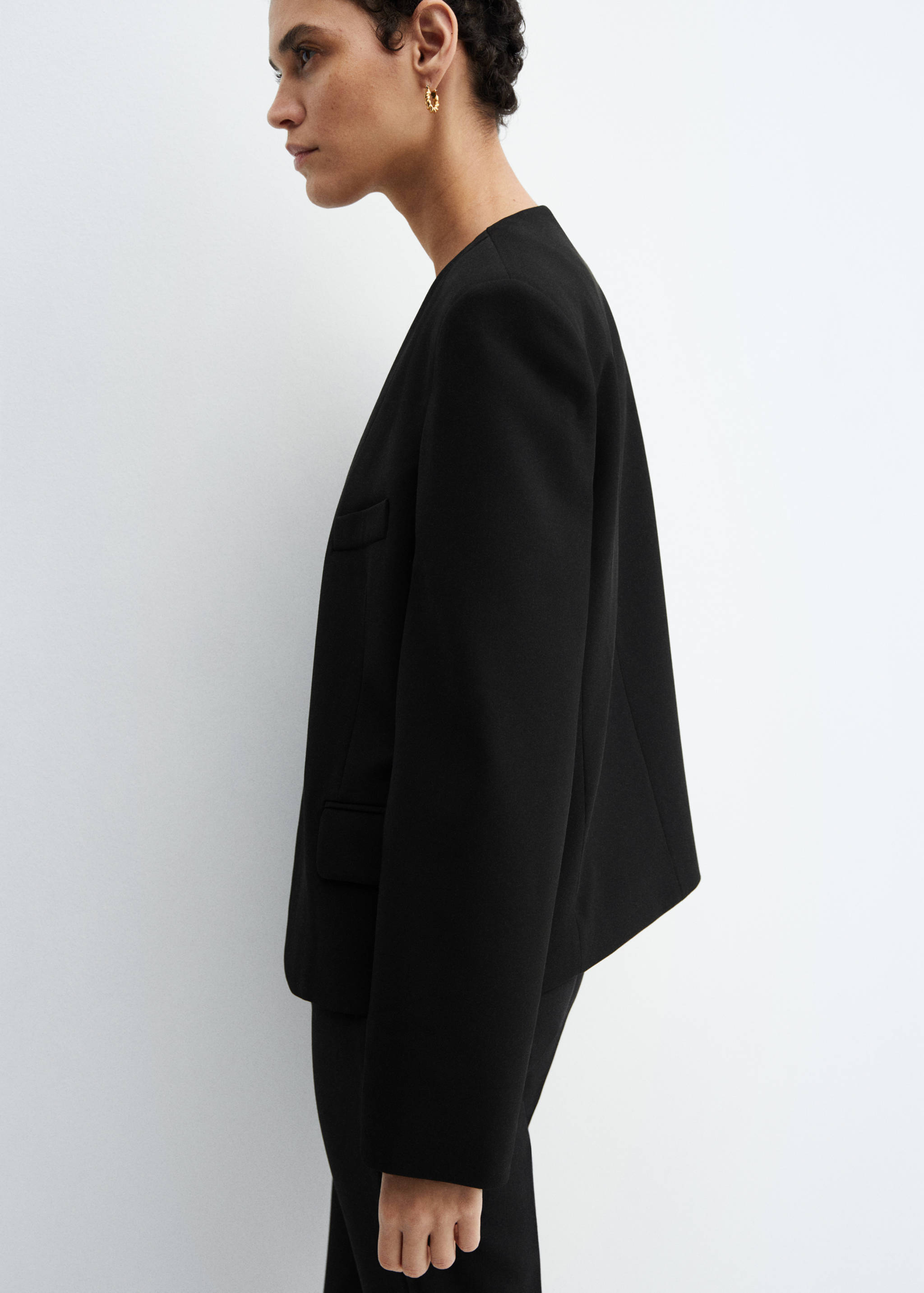 Padded shoulder blazer - Details of the article 1
