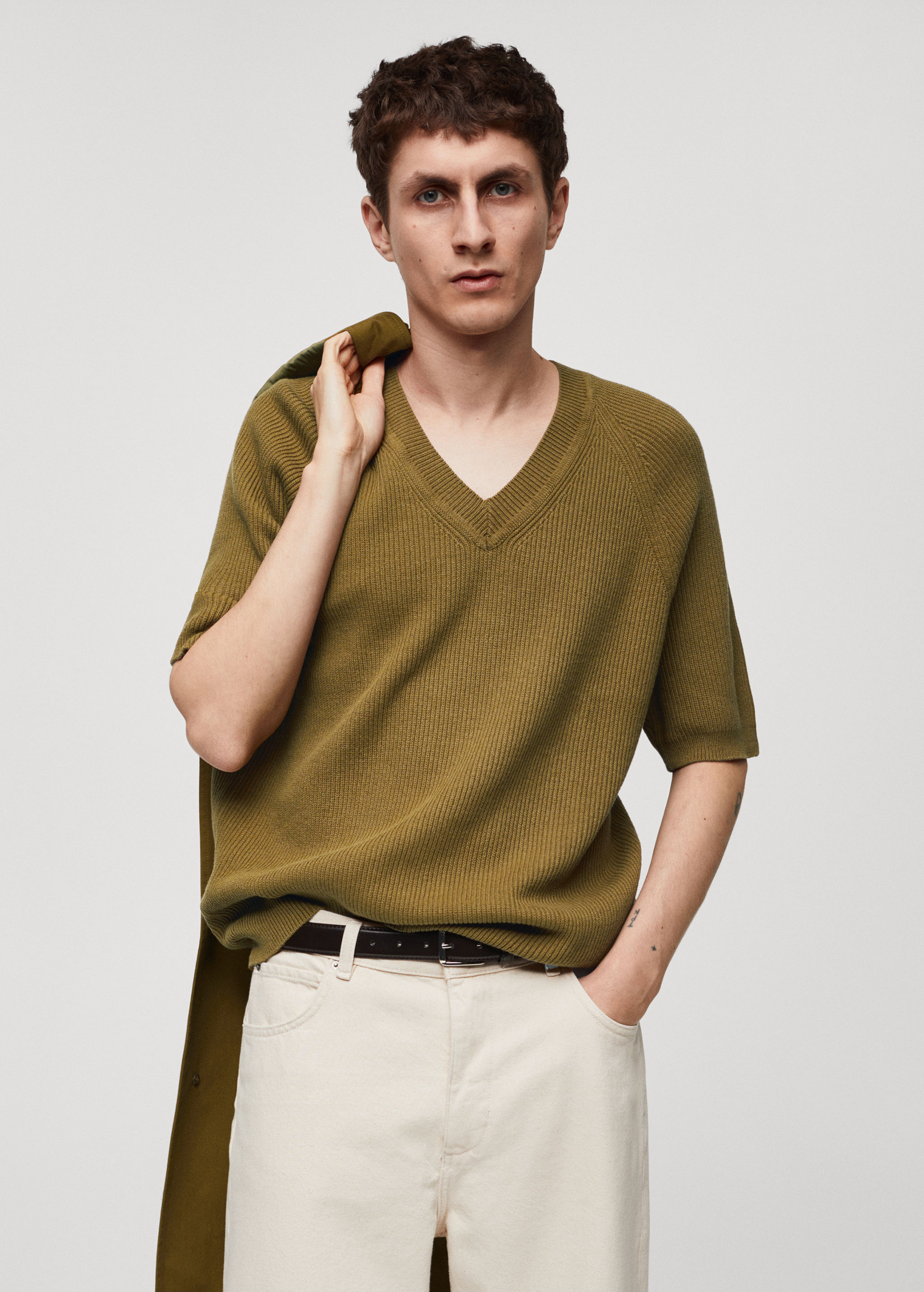 Relaxed-fit knitted sweater - Medium plane