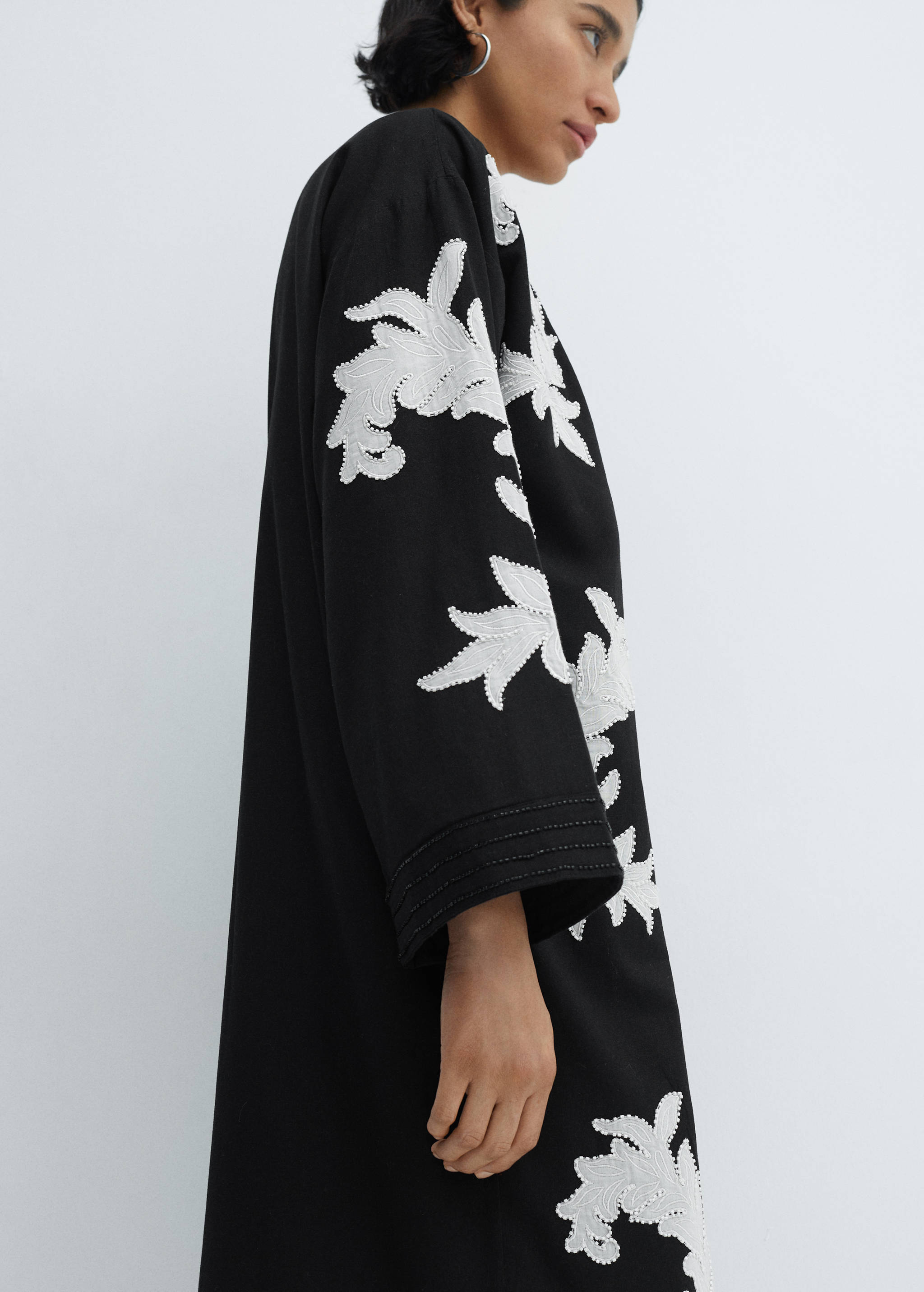Floral embroidered kaftan - Details of the article 2