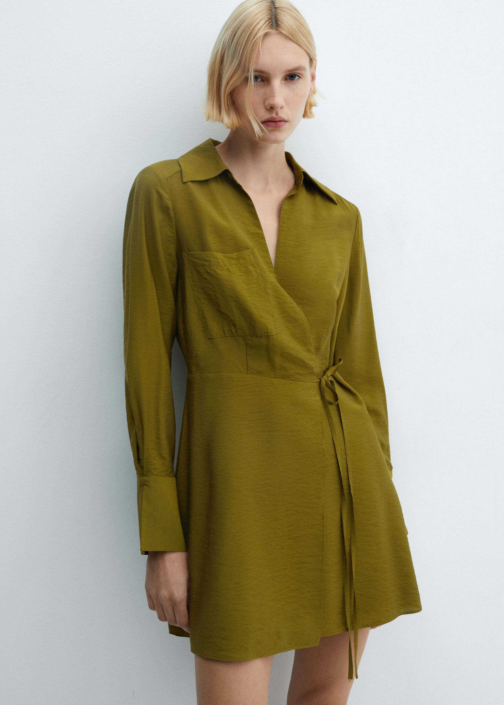 Vestido cruzado lazo - Plano medio