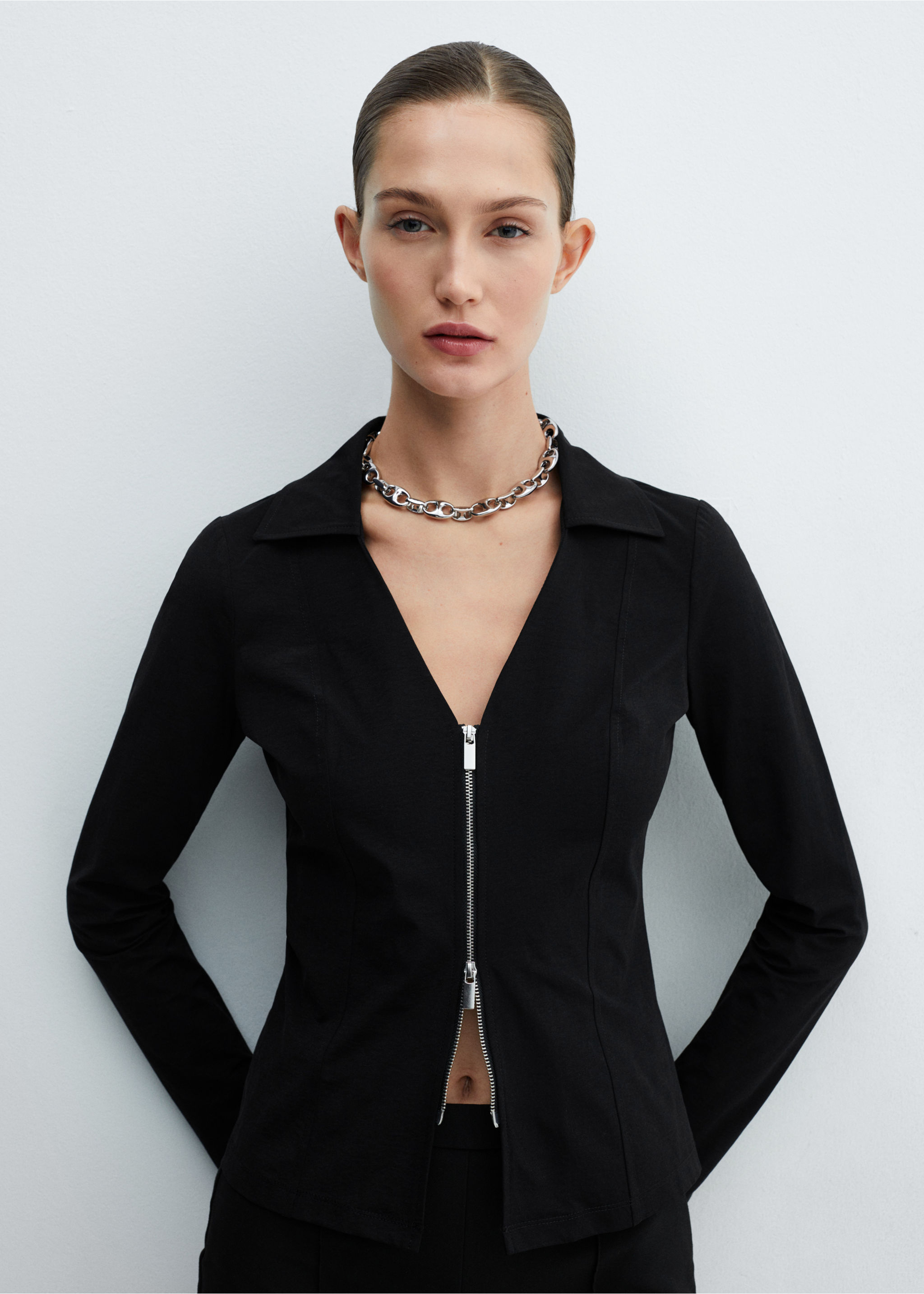 Taillierte Jacke mit Reißverschluss - Mittlere Ansicht