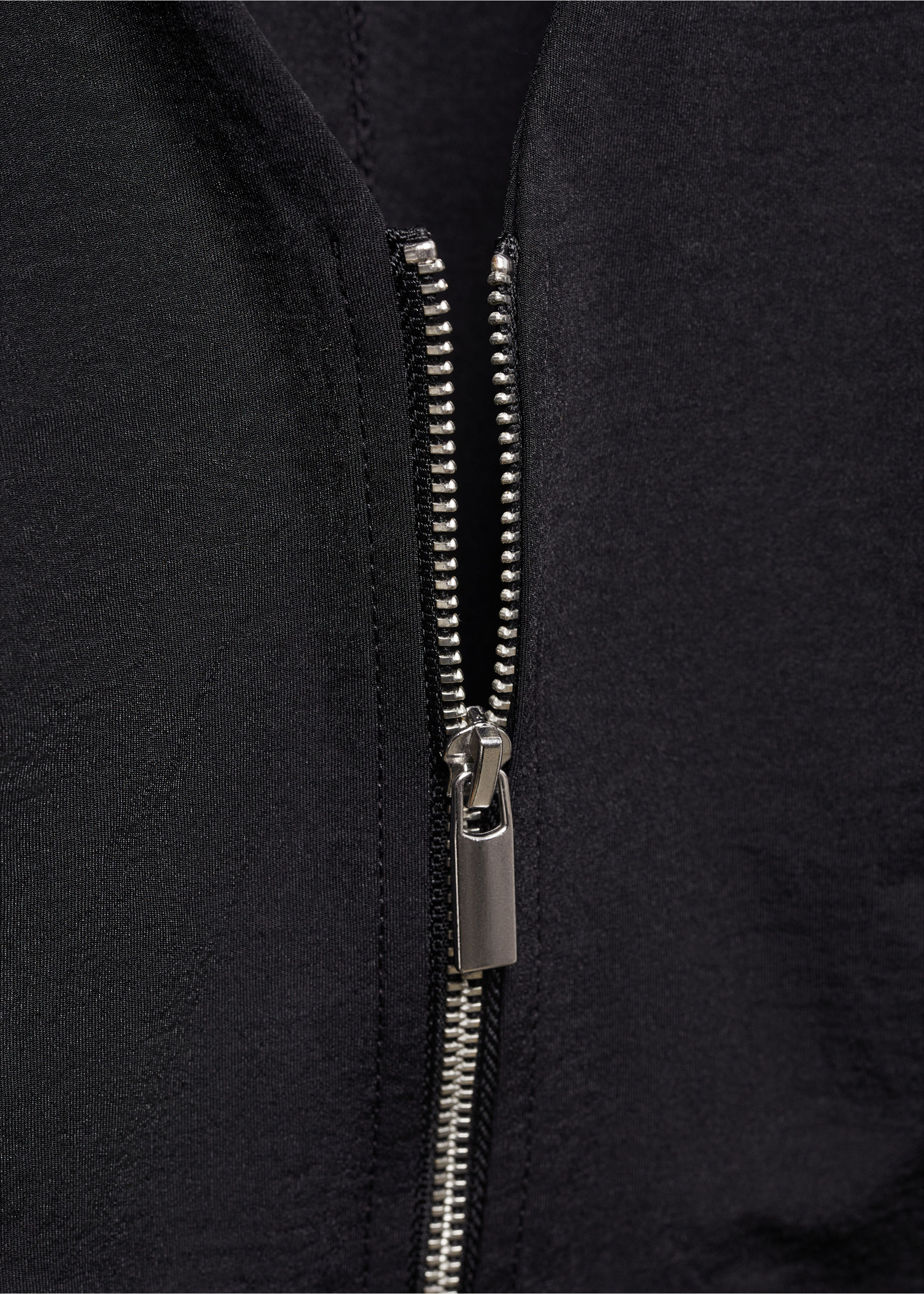 Taillierte Jacke mit Reißverschluss - Detail des Artikels 8