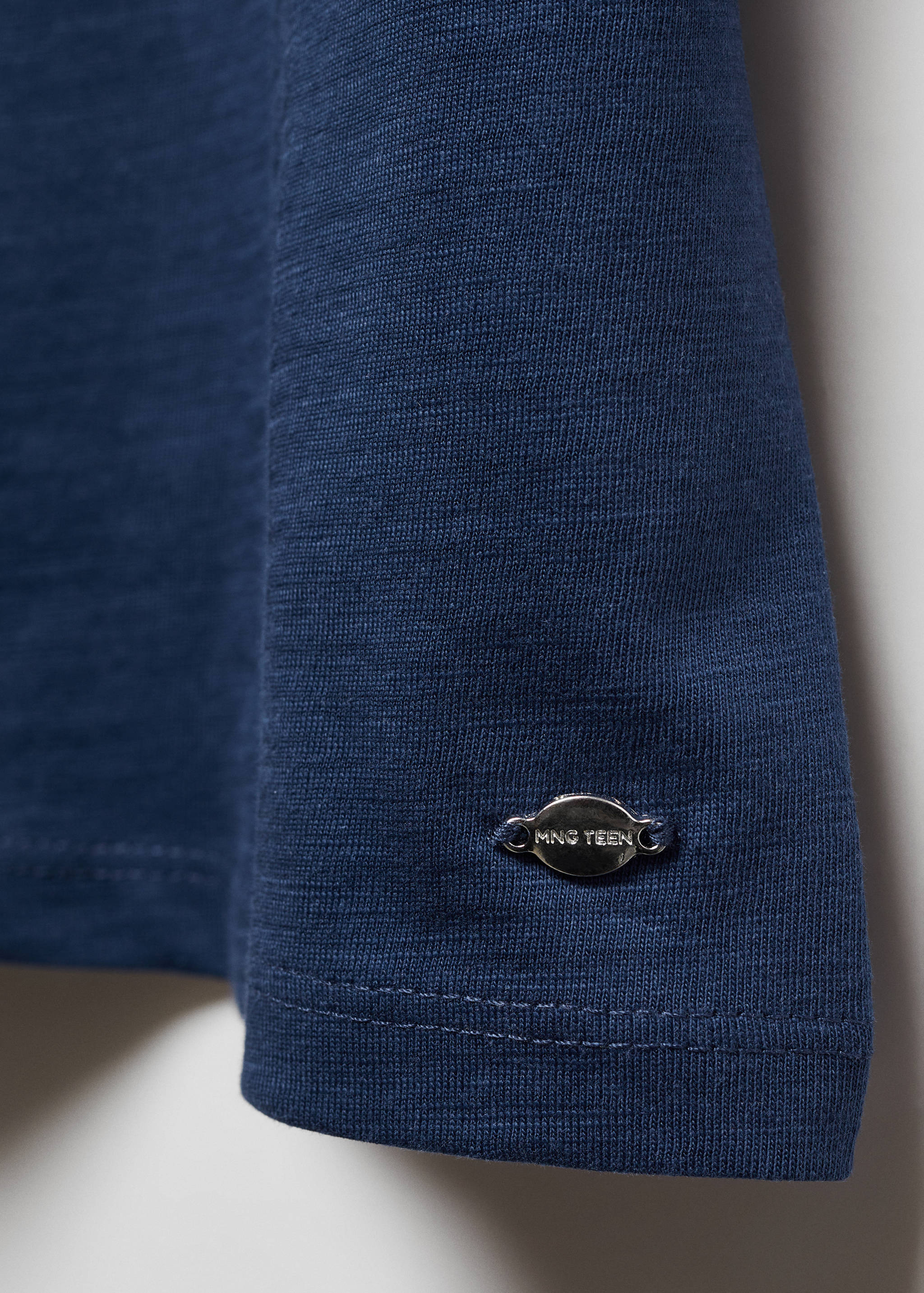 Off shoulders T-shirt - Details of the article 8