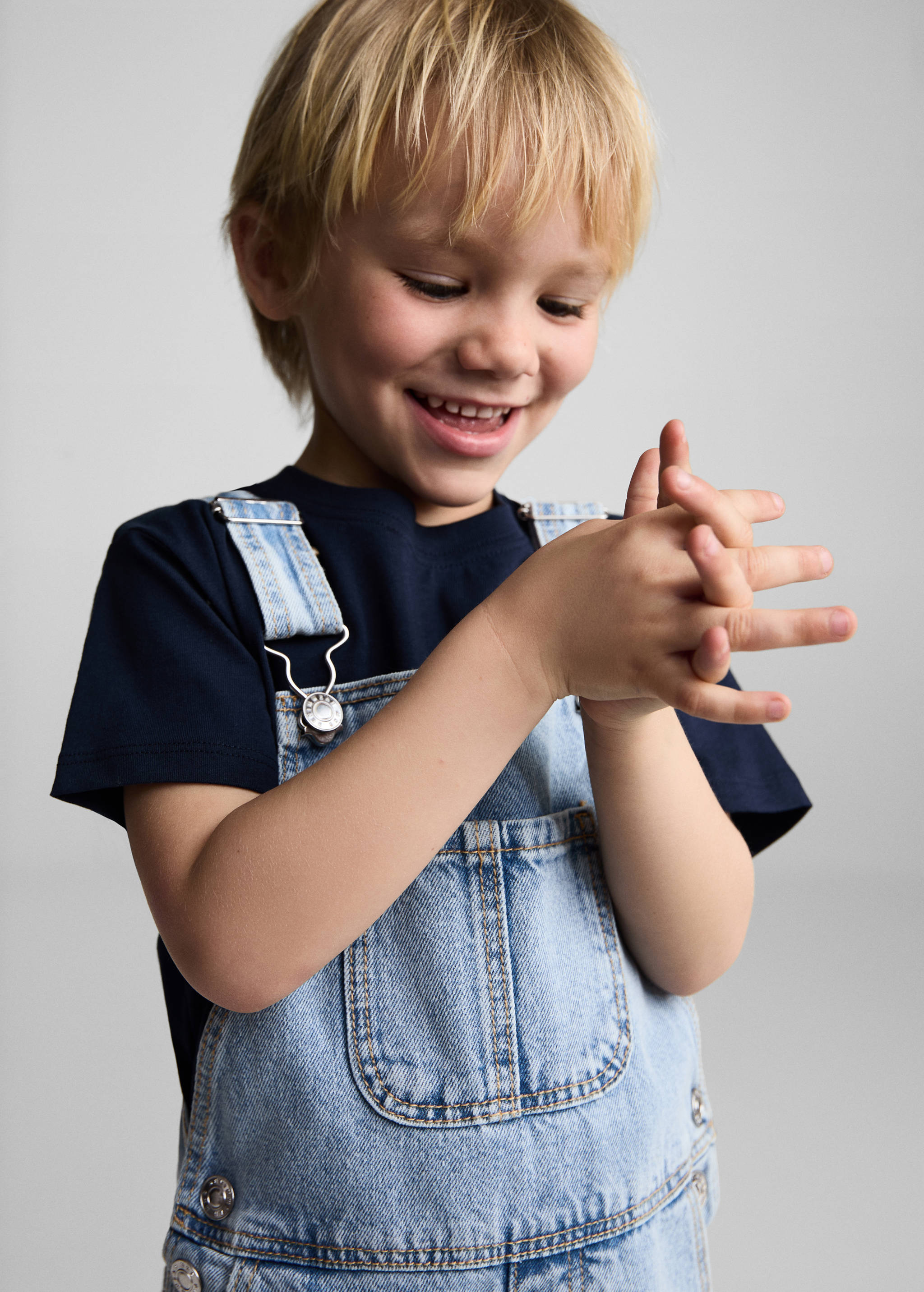 Short denim dungarees - Details of the article 1