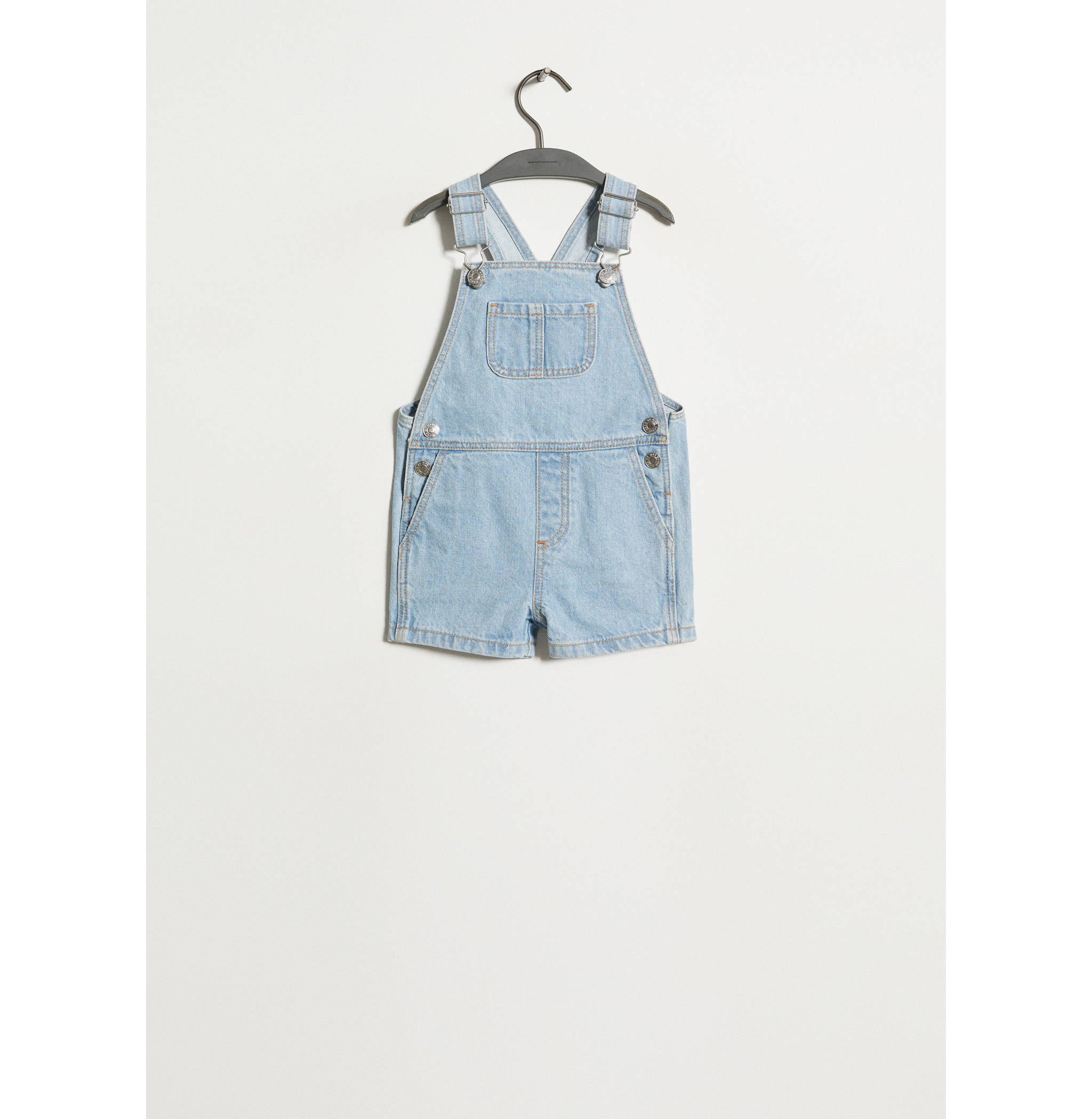 Short denim dungarees - Article without model