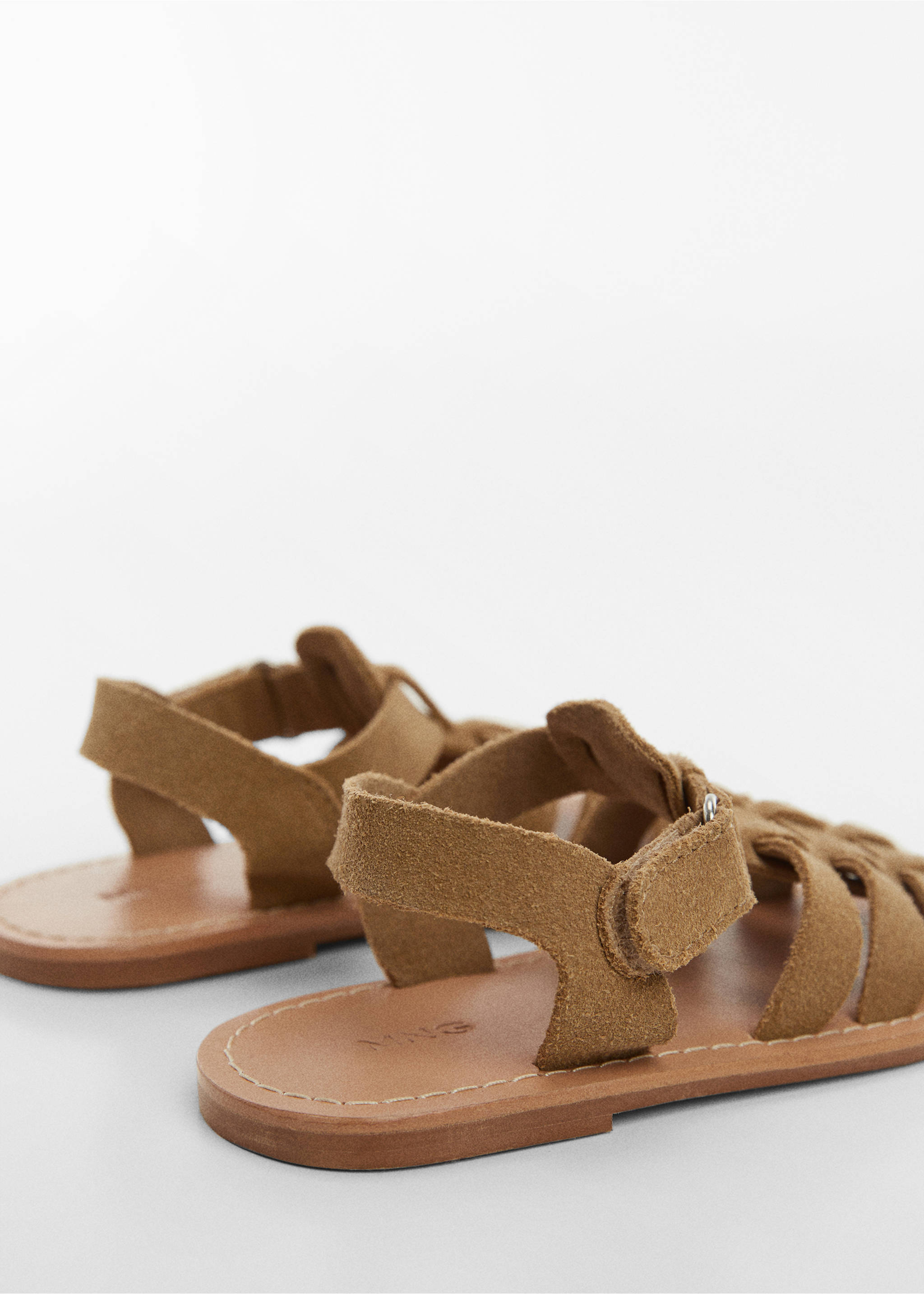 Strandsandale aus Leder - Detail des Artikels 1, Sandfarben. Ref: 67096025-00.