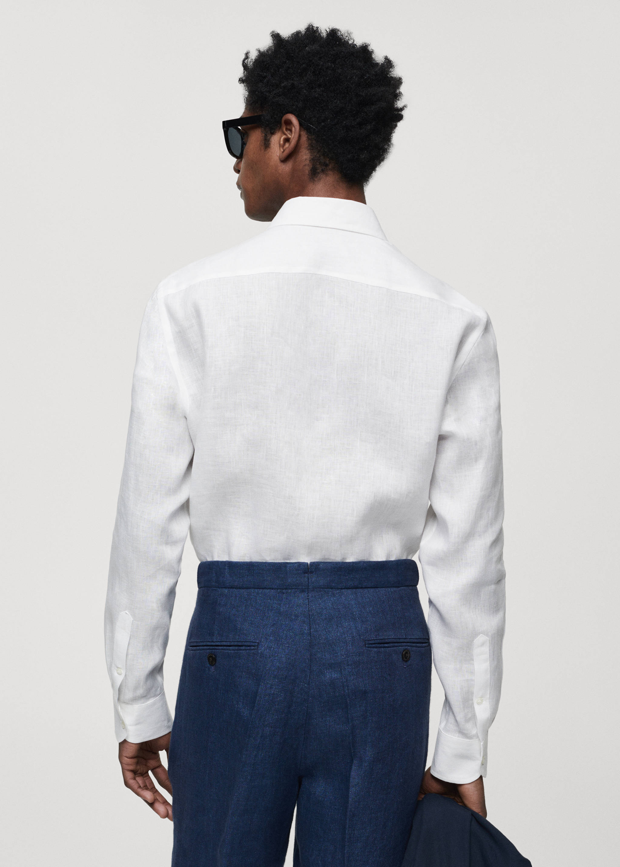 100% len, regular fit ing - A cikk hátulja