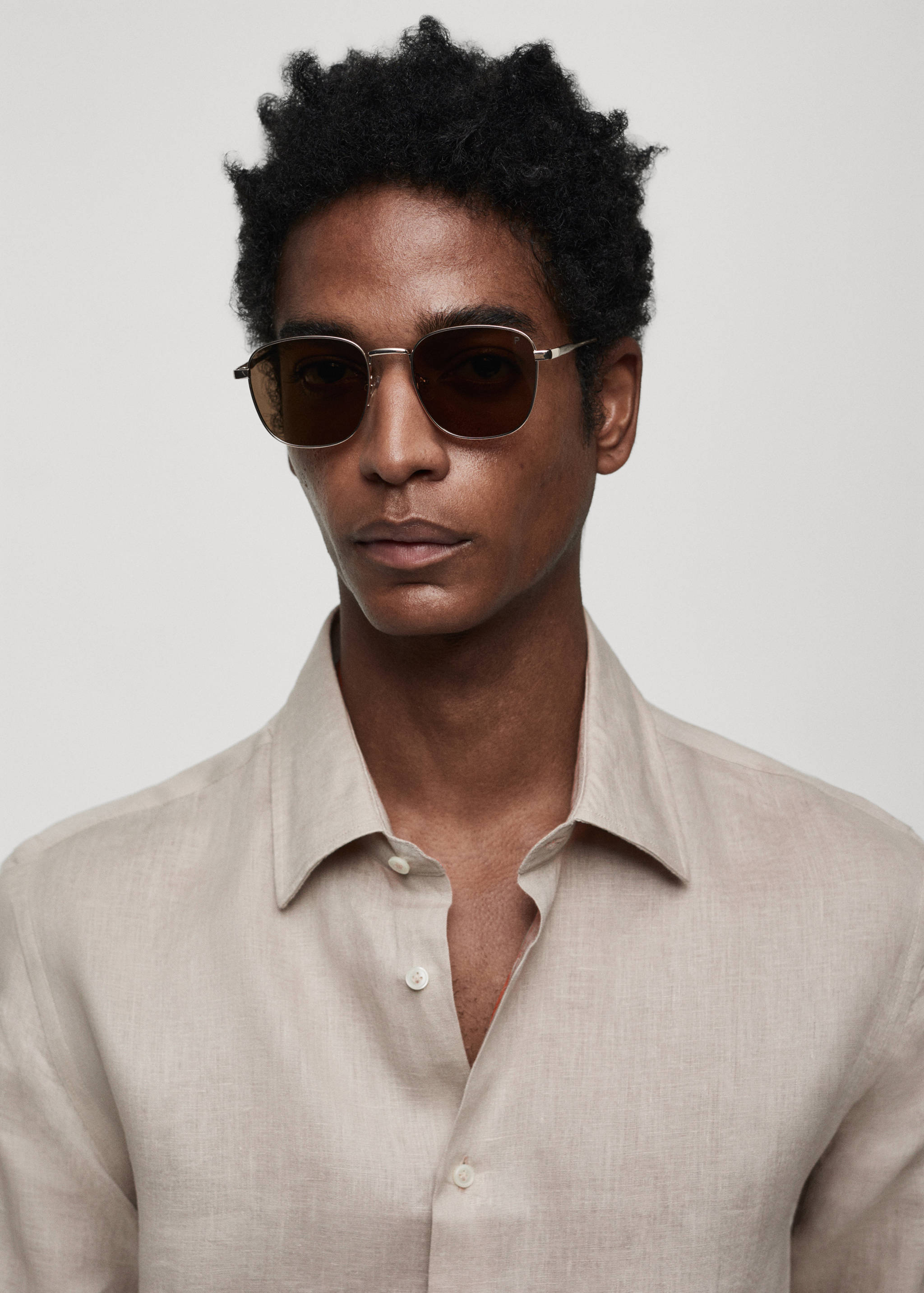 Regular-fit 100% linen shirt - Details of the article 1