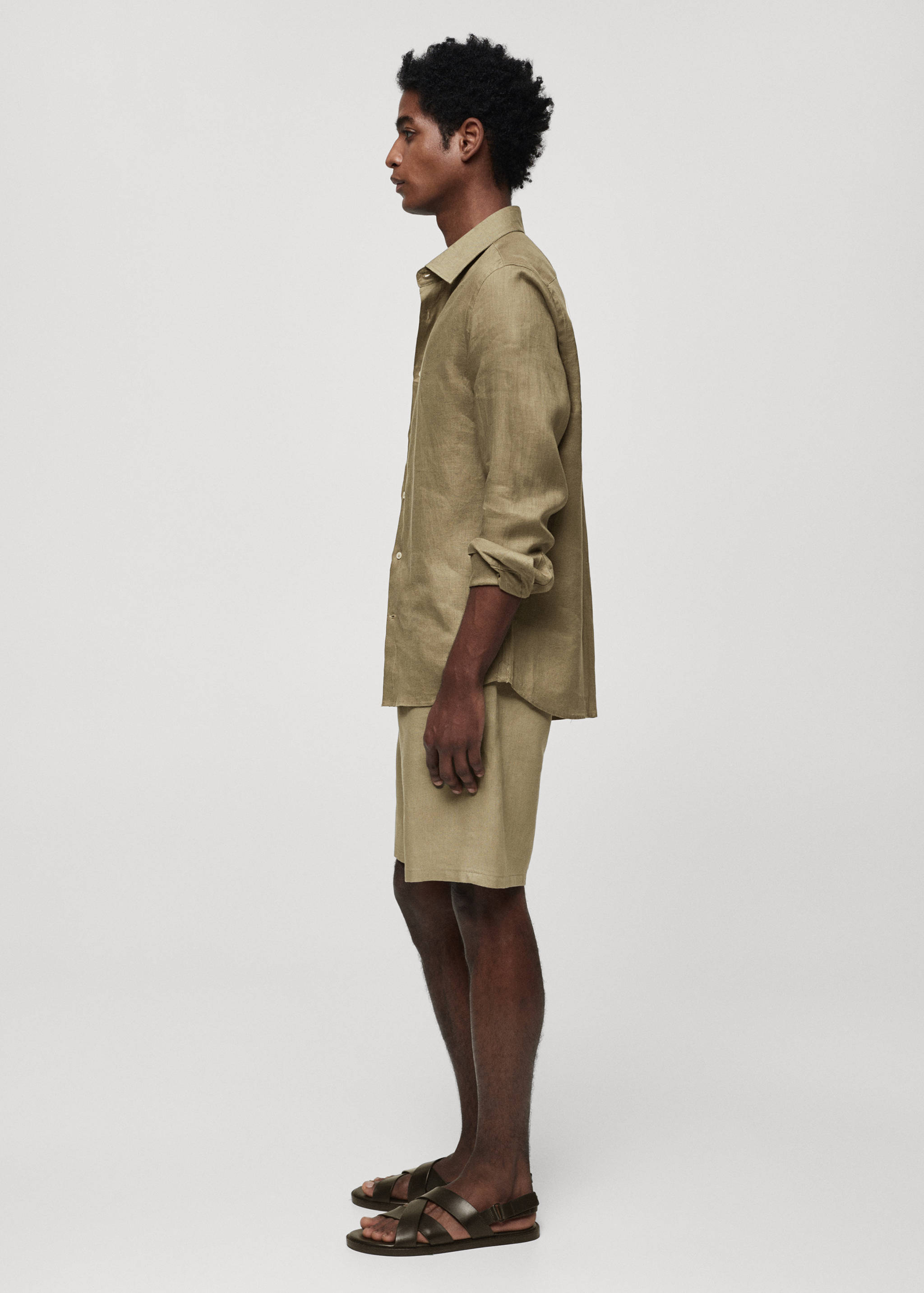 Regular-fit 100% linen shirt - Details of the article 2