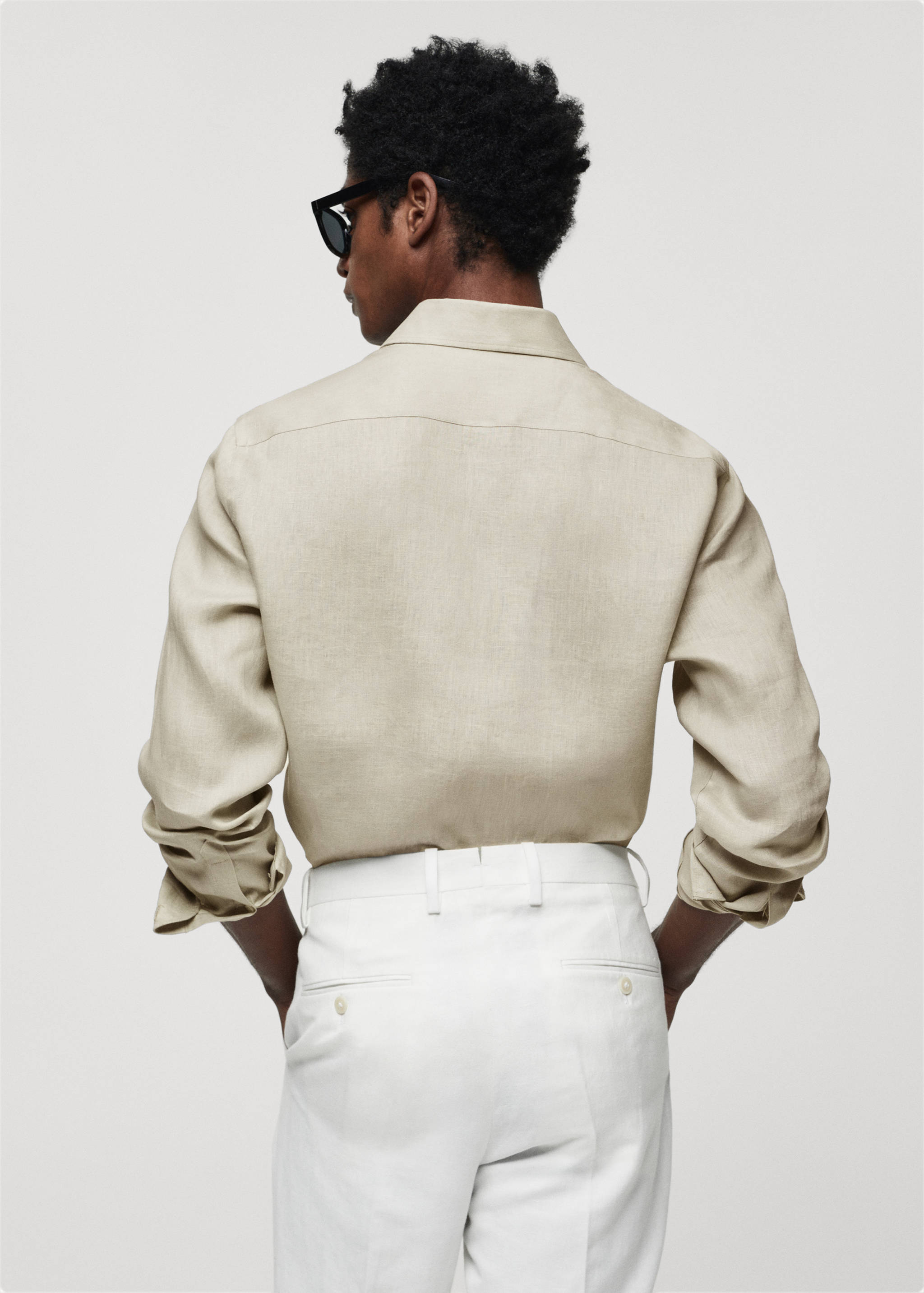 Regular-fit 100% linen shirt - Reverse of the article