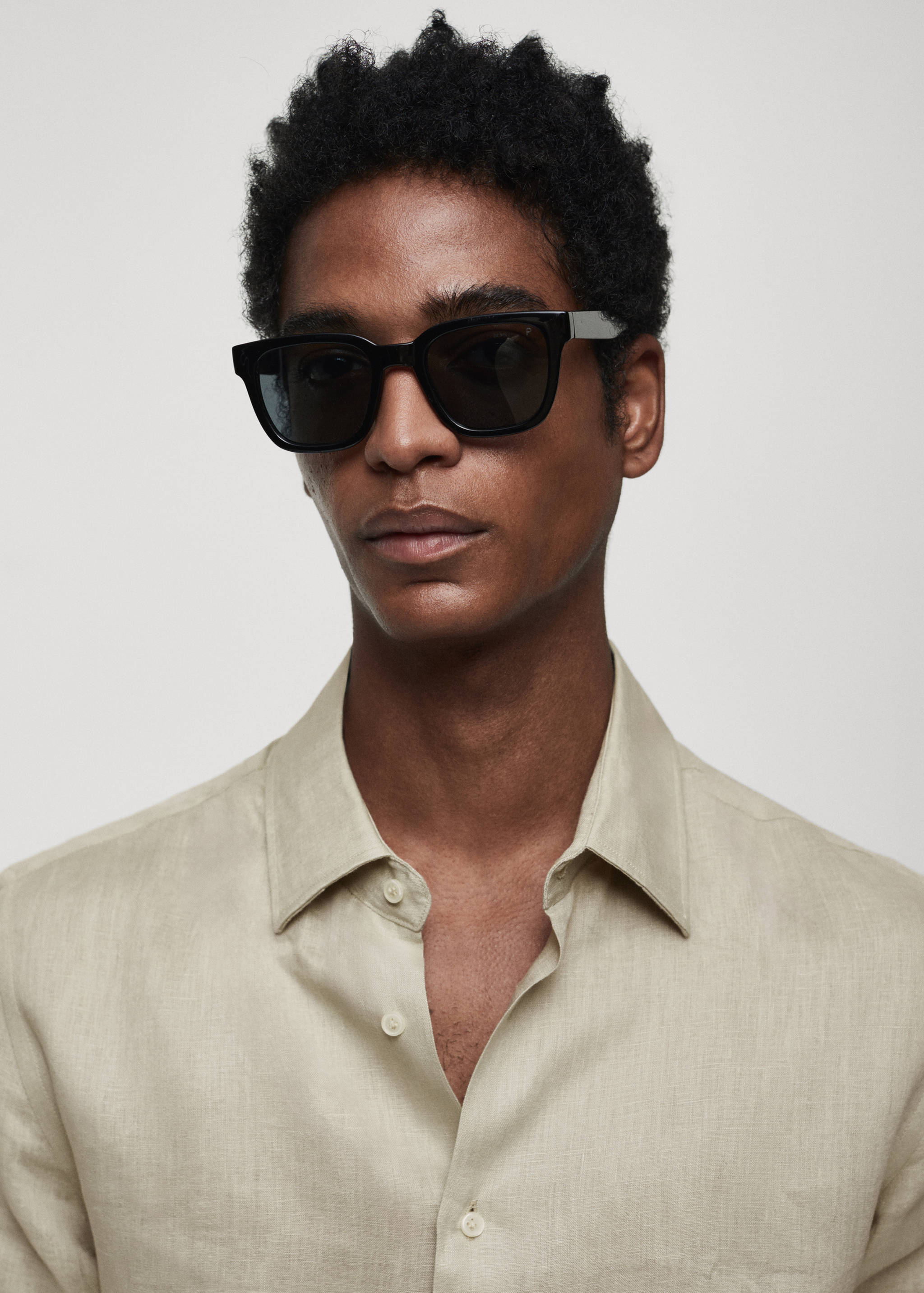 Regular-fit 100% linen shirt - Details of the article 1