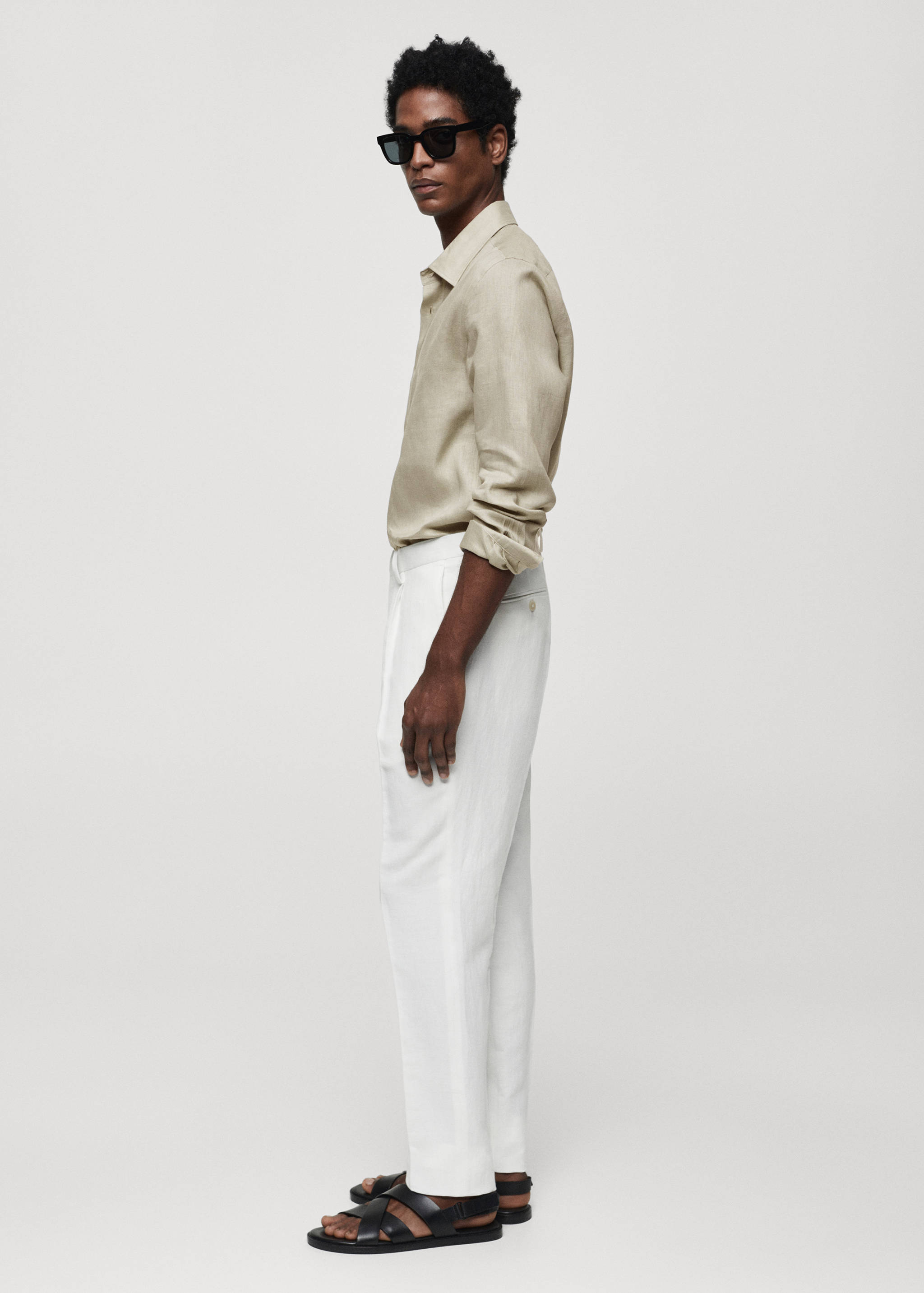 Regular-fit 100% linen shirt - Details of the article 2