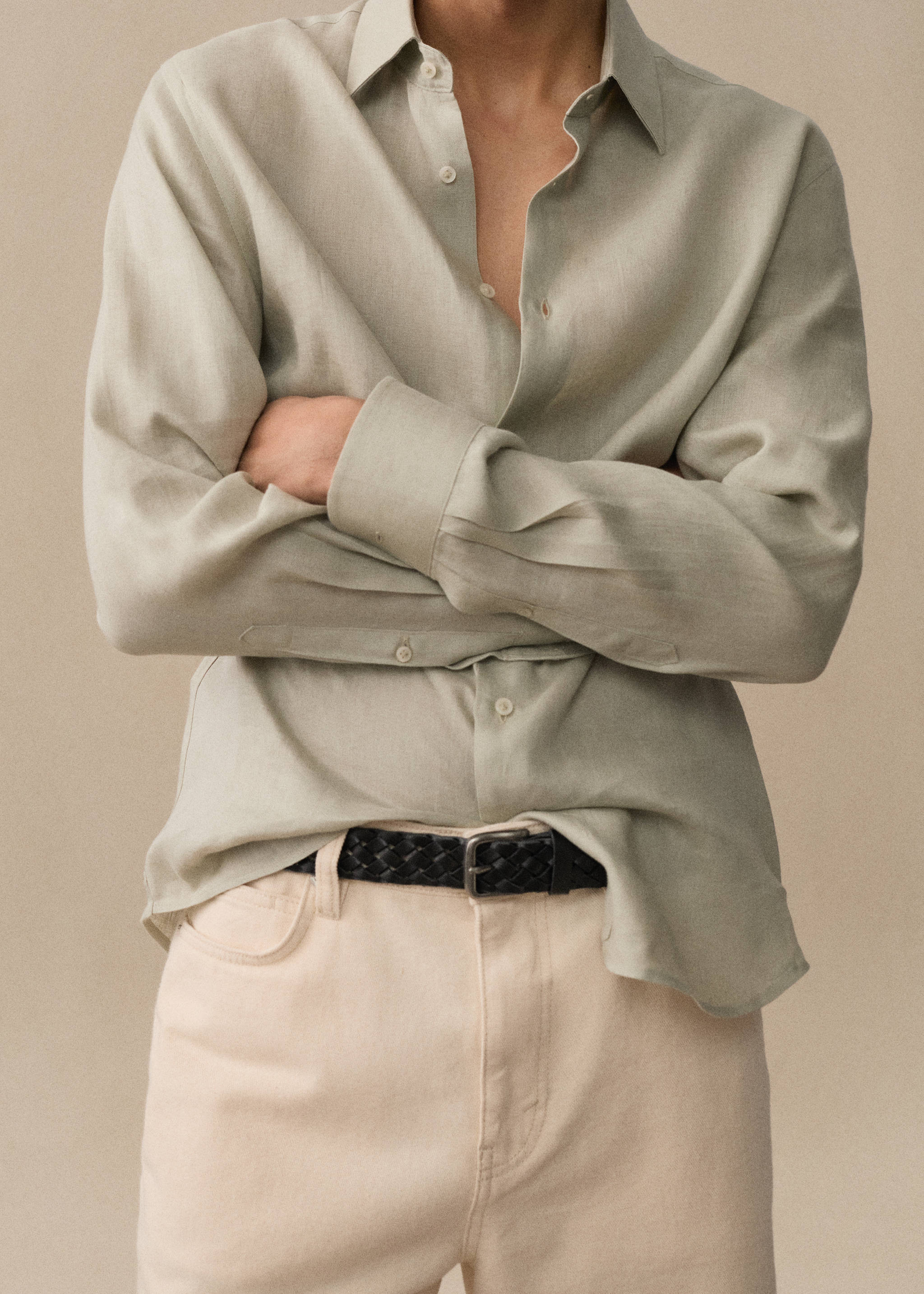 Regular-fit 100% linen shirt - Details of the article 9