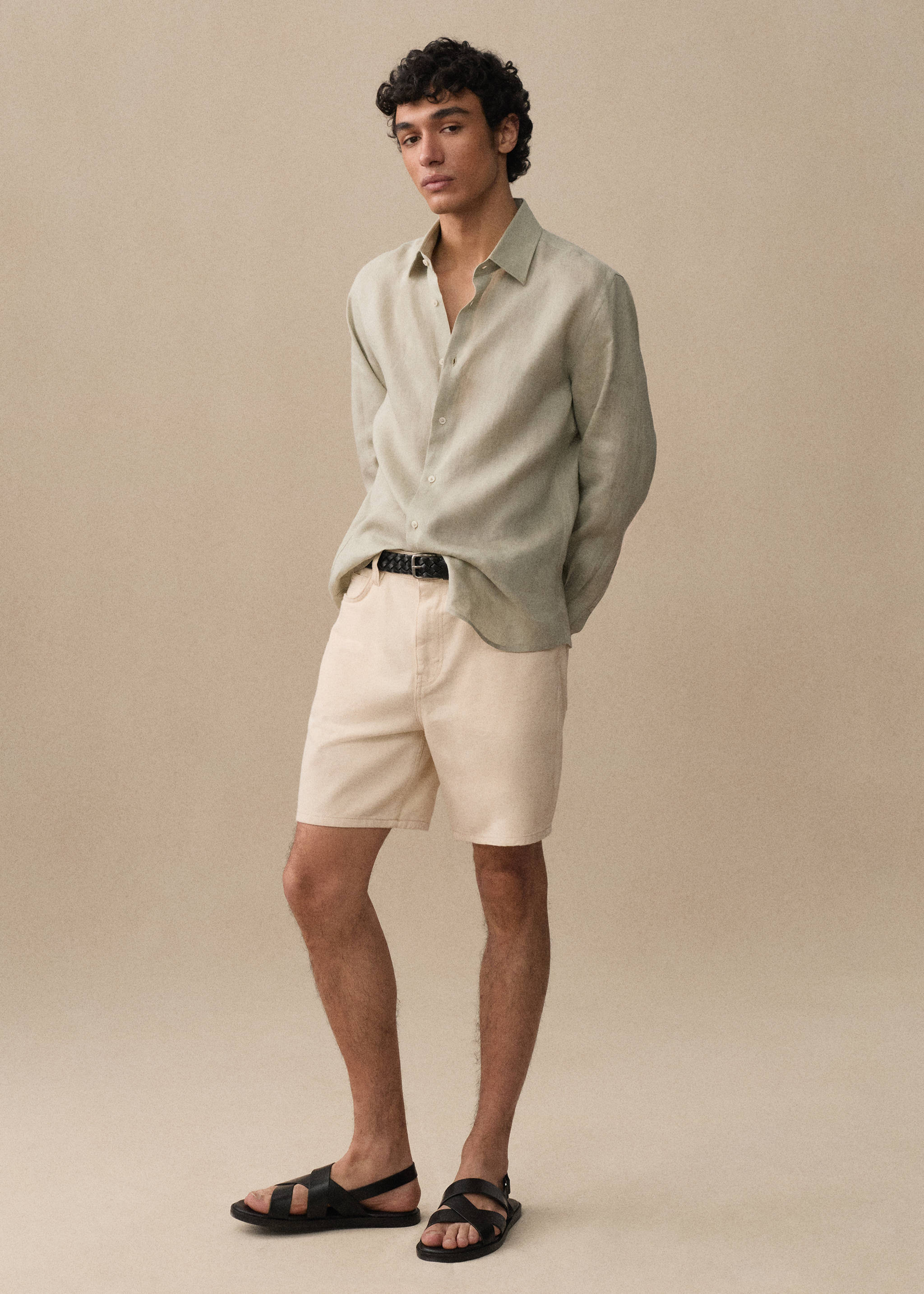 Regular-fit 100% linen shirt - Details of the article 5