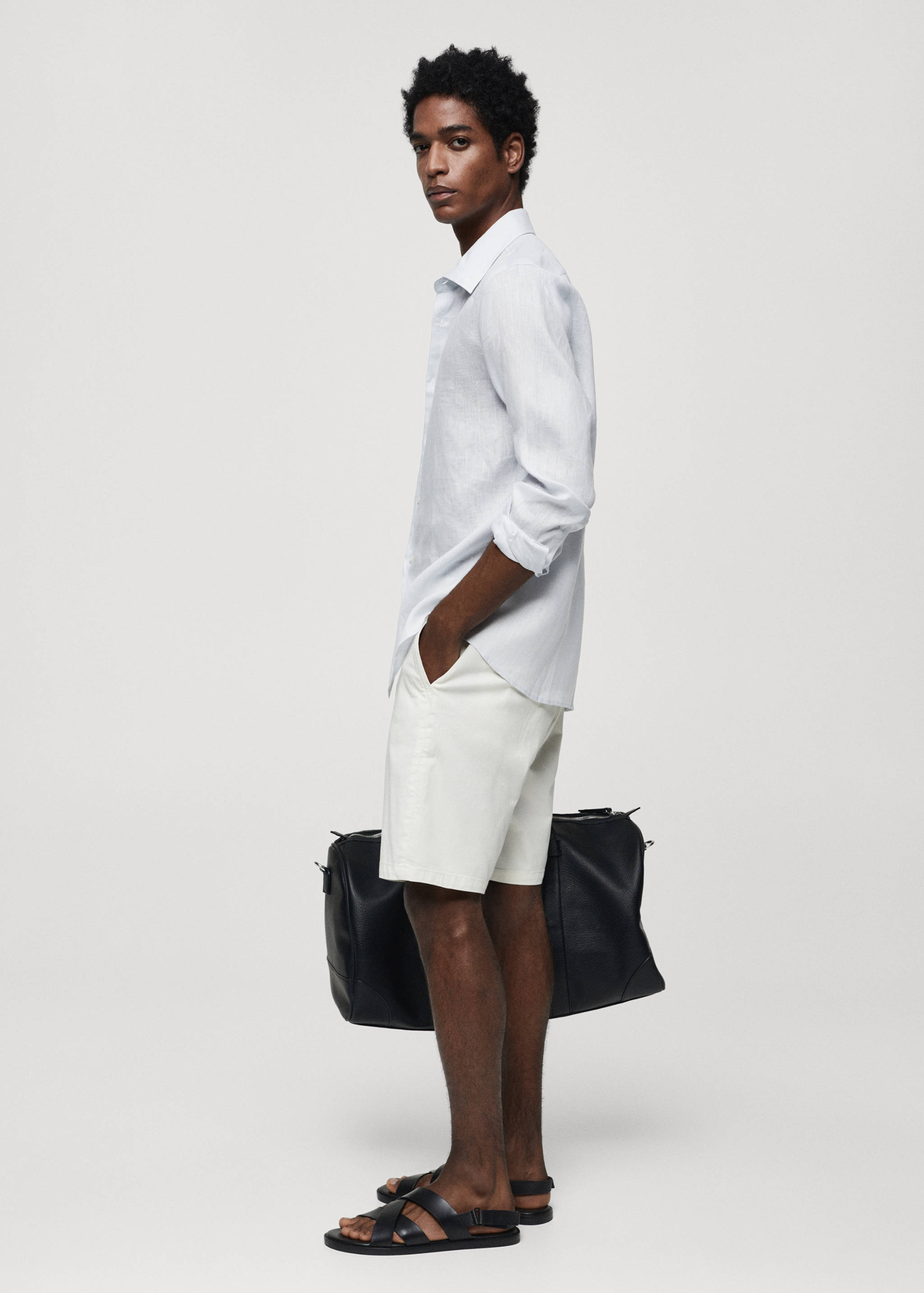 Regular-fit 100% linen shirt - Details of the article 2