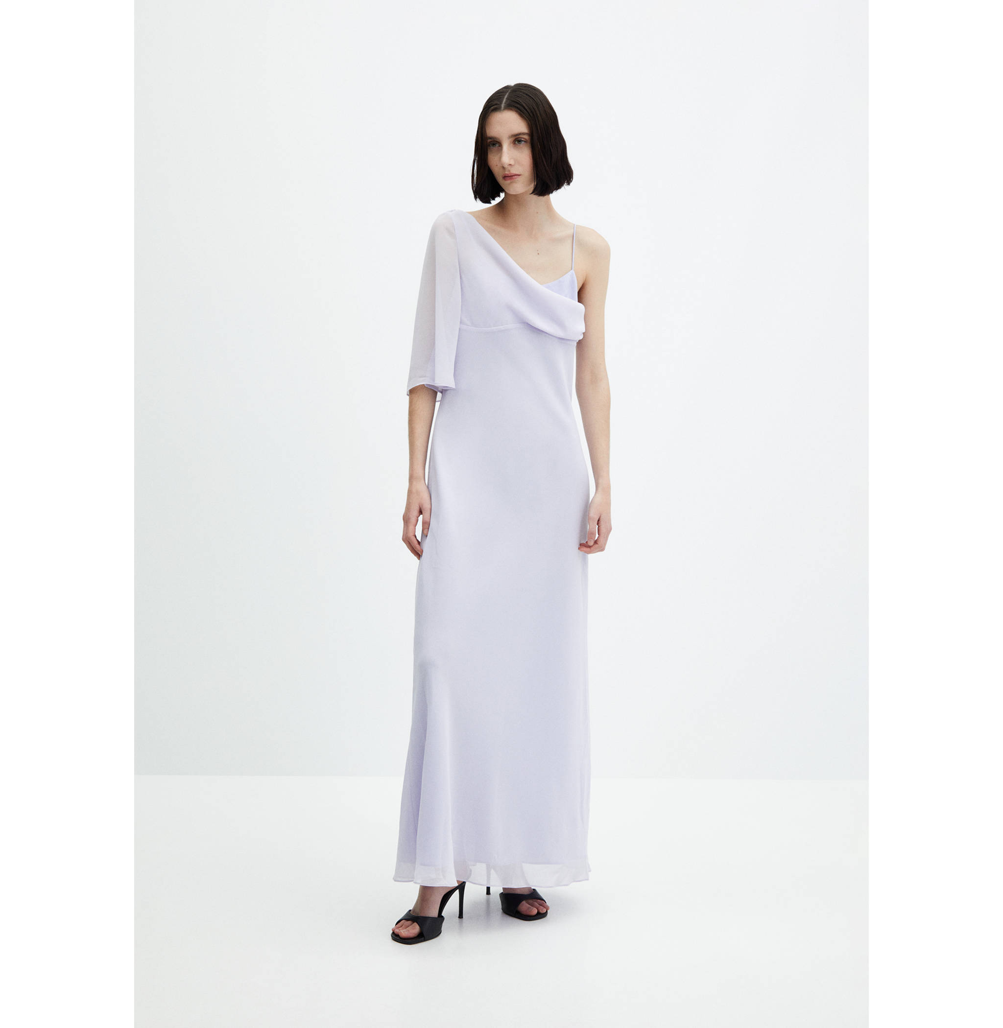 Vestito asimmetrico maniche scampanate - Piano generale