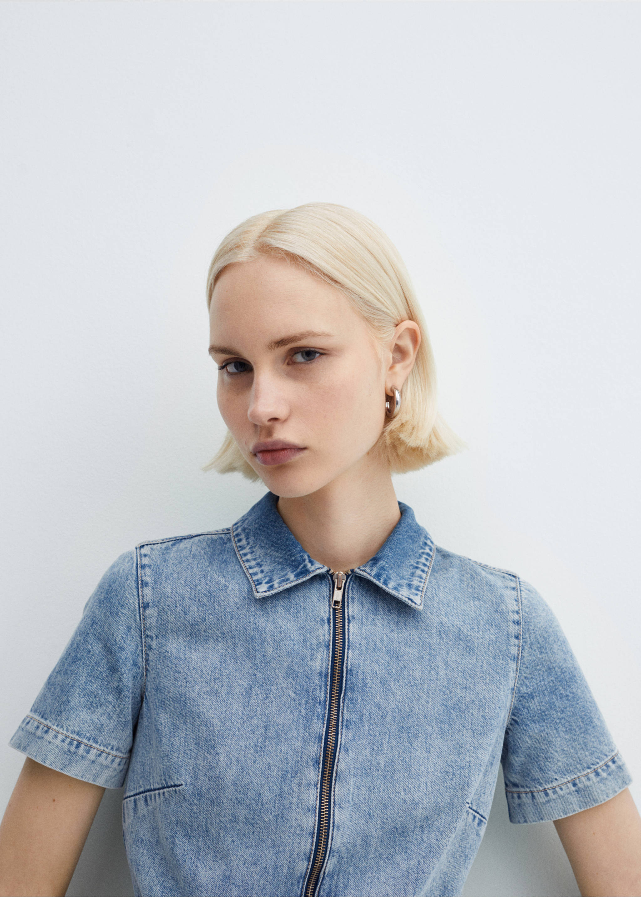 Short-sleeved denim jumpsuit - Details of the article 1, Light Blue. Ref: 67096327-00.