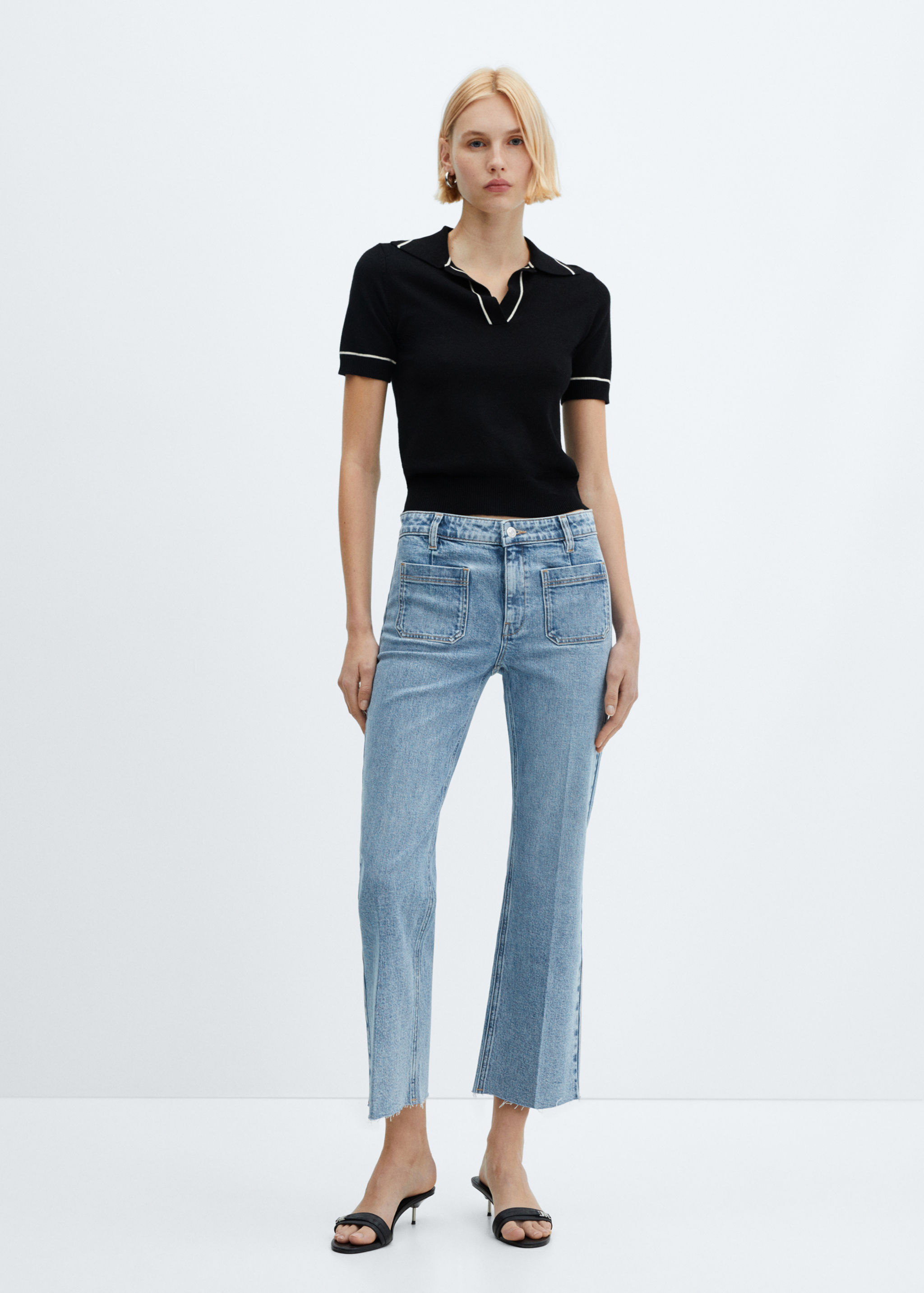 Flared-Jeans mit Taschen in Cropped-Länge - Allgemeine Ansicht