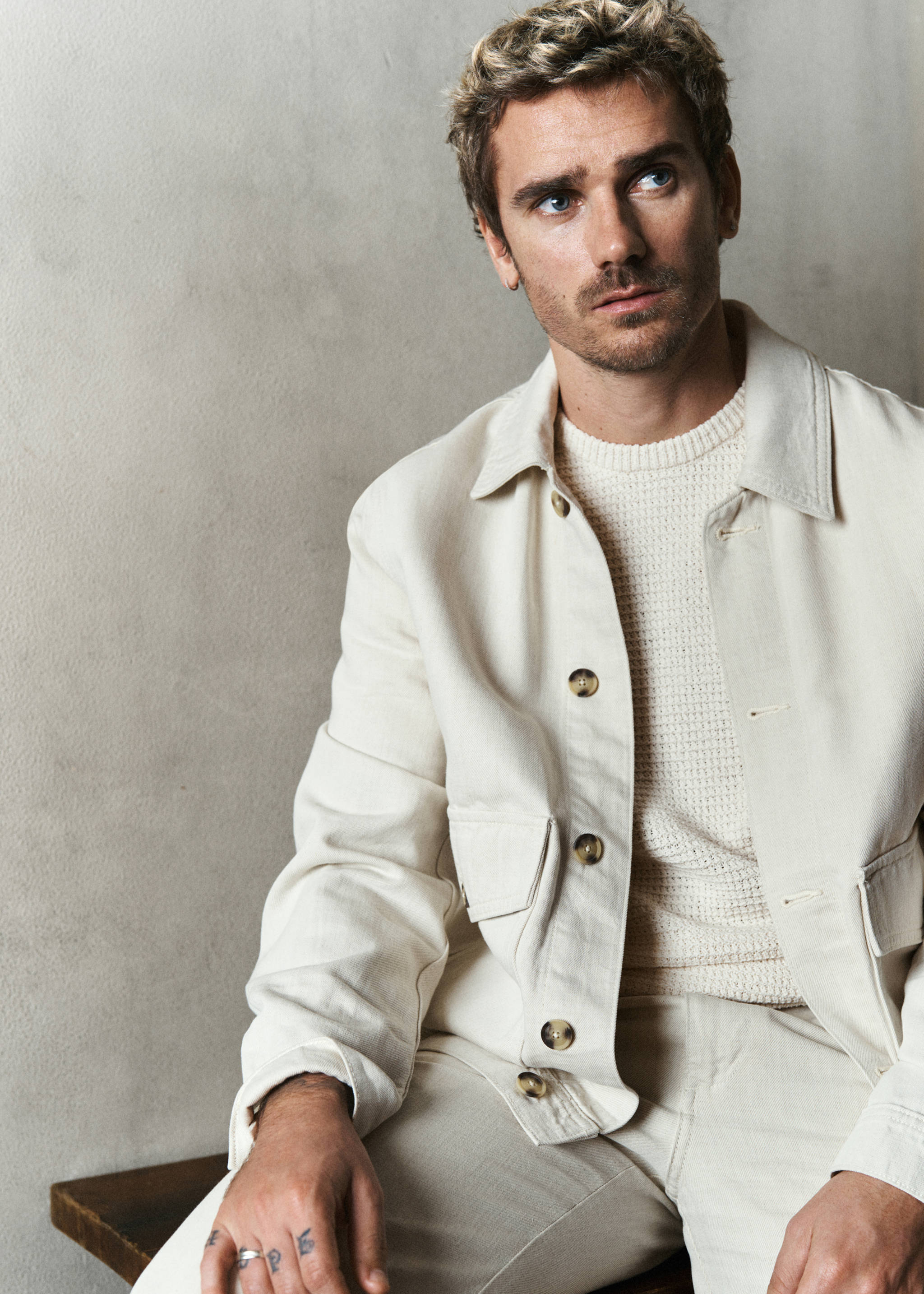 Relaxed-fit linen blend pleated jeans - Details of the article 5