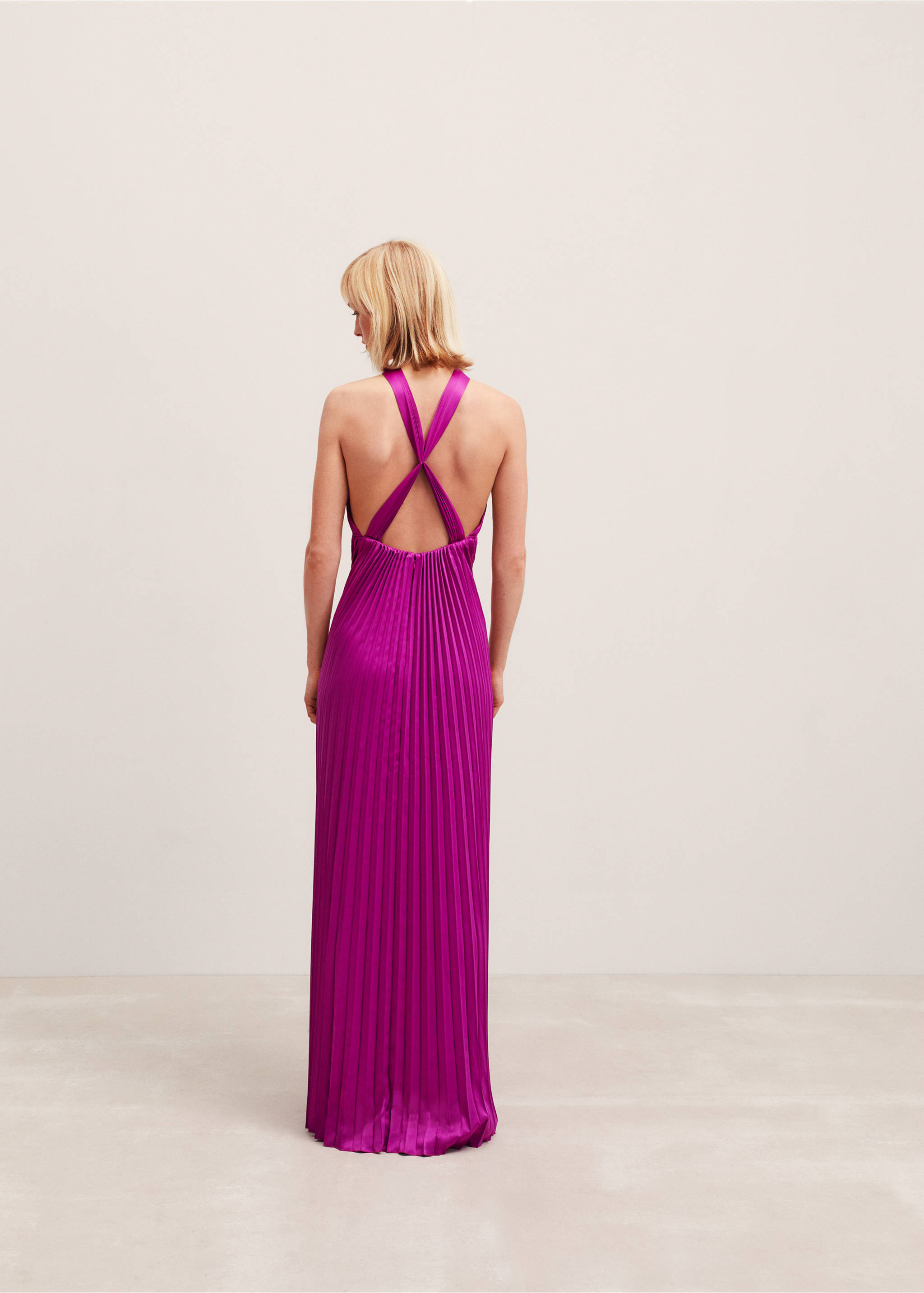 Halter-neck pleated dress - Reverse of the article, Violet. Ref: 67096731-00.