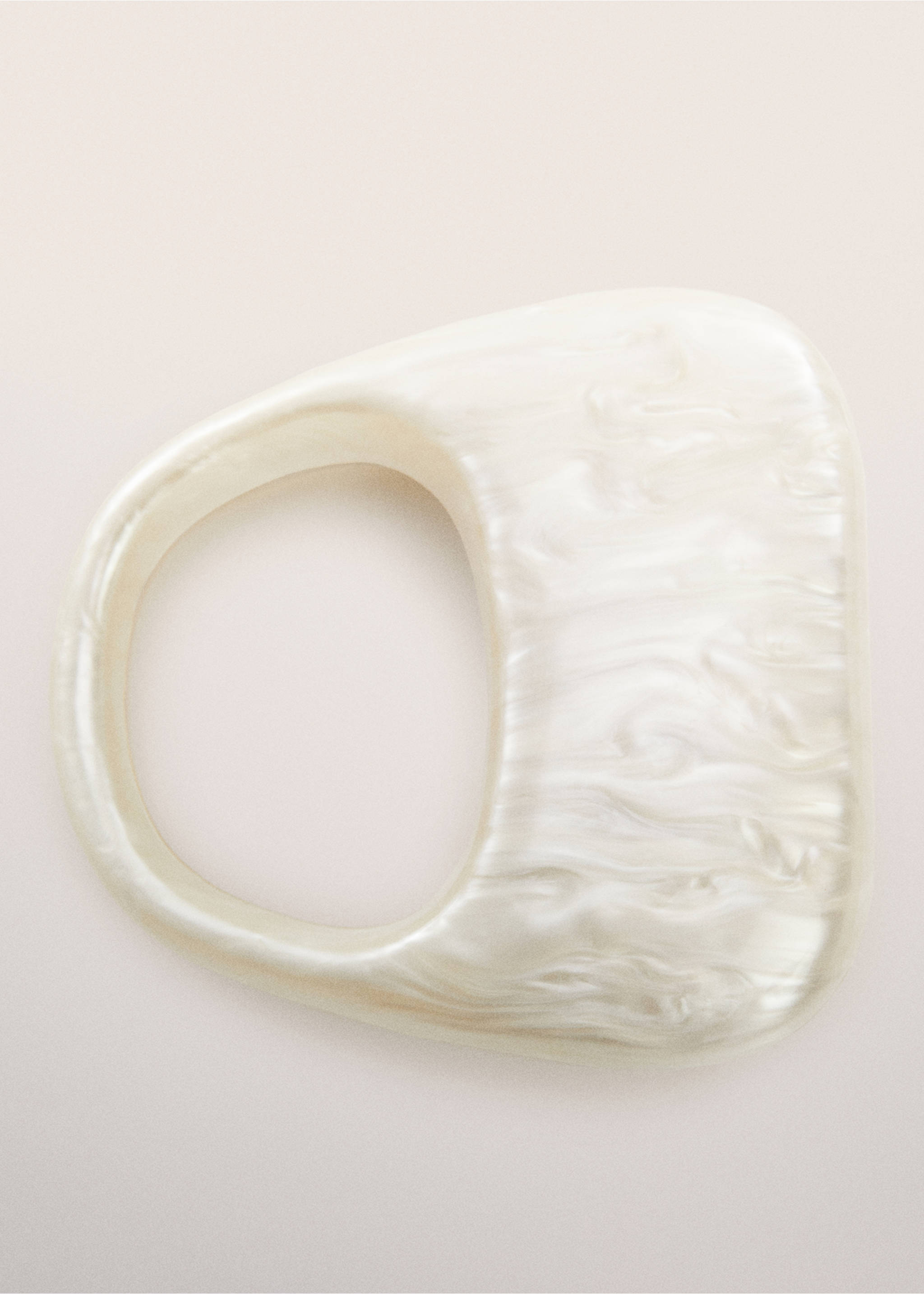 Pochette à effet perlé - Détail de l'article 2, Ivoire. Ref: 67096745-00.