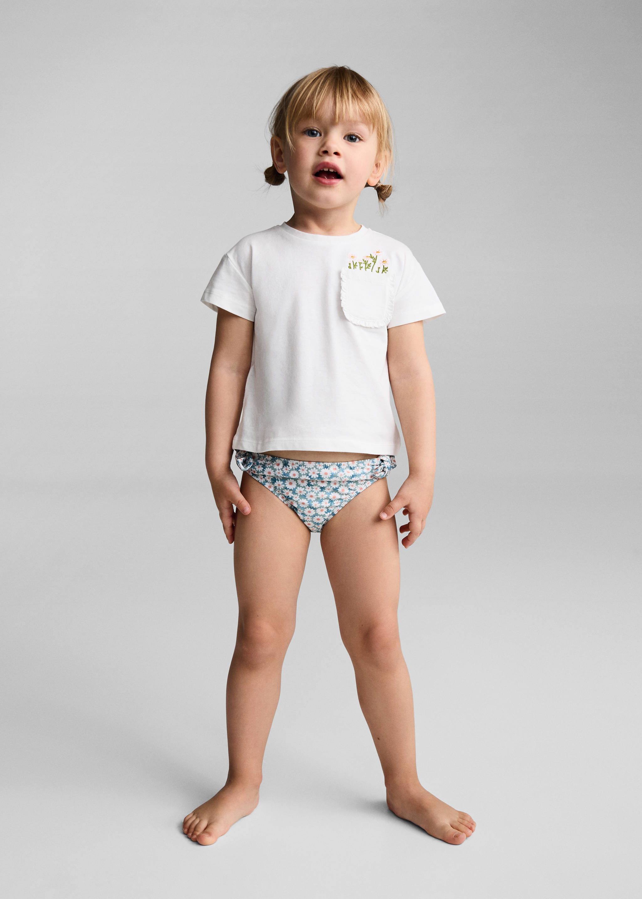 Calcinhas biquíni floral - Plano geral