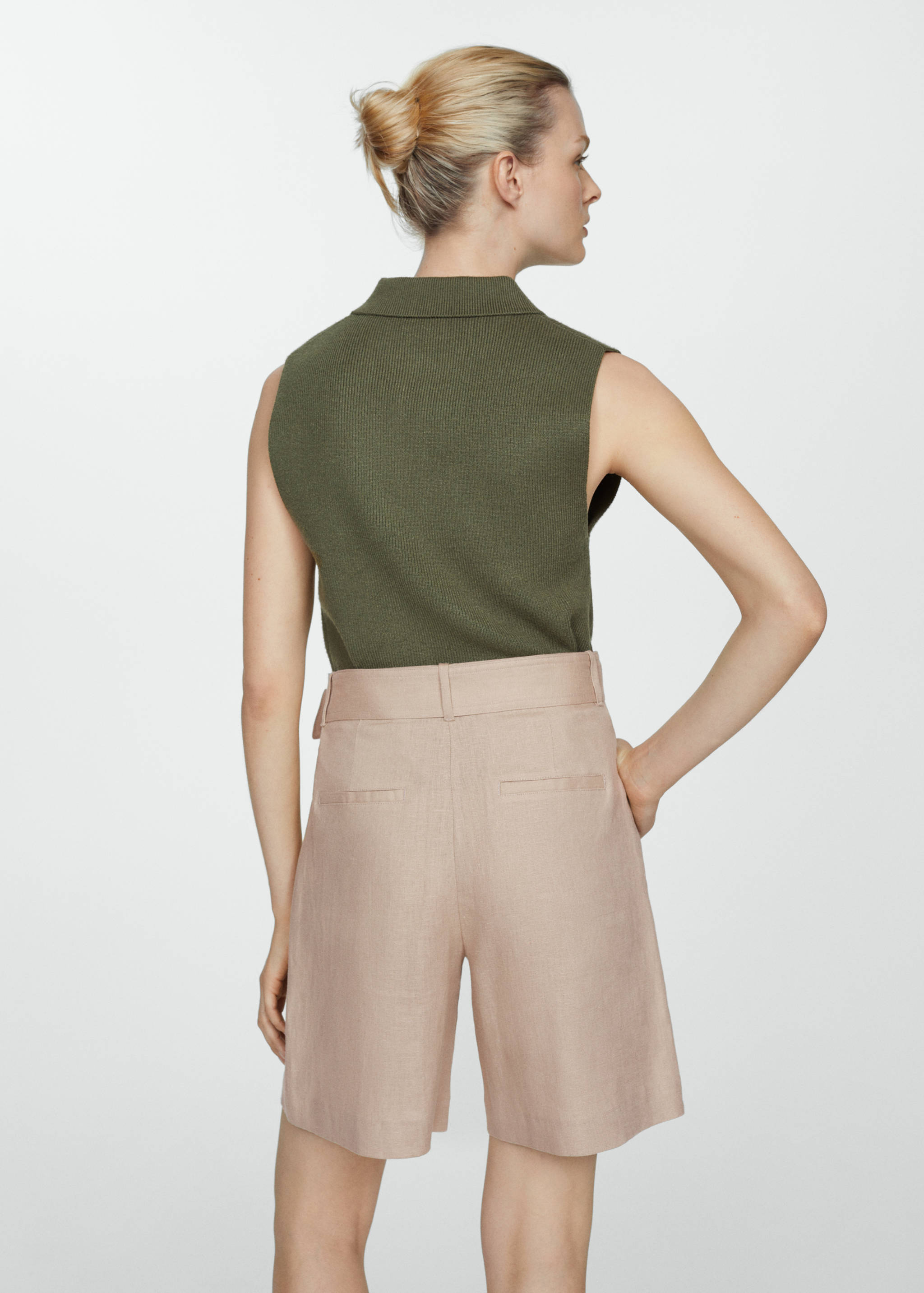 Leinen-Bermudashorts mit Gürtel - Rückseite des Artikels