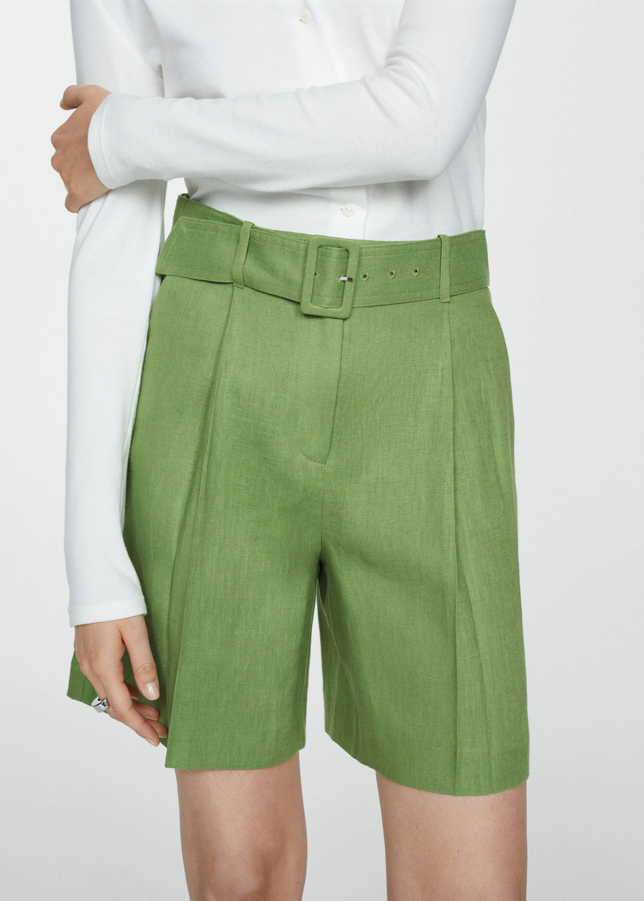 Leinen-Bermudashorts mit Gürtel - Detail des Artikels 6