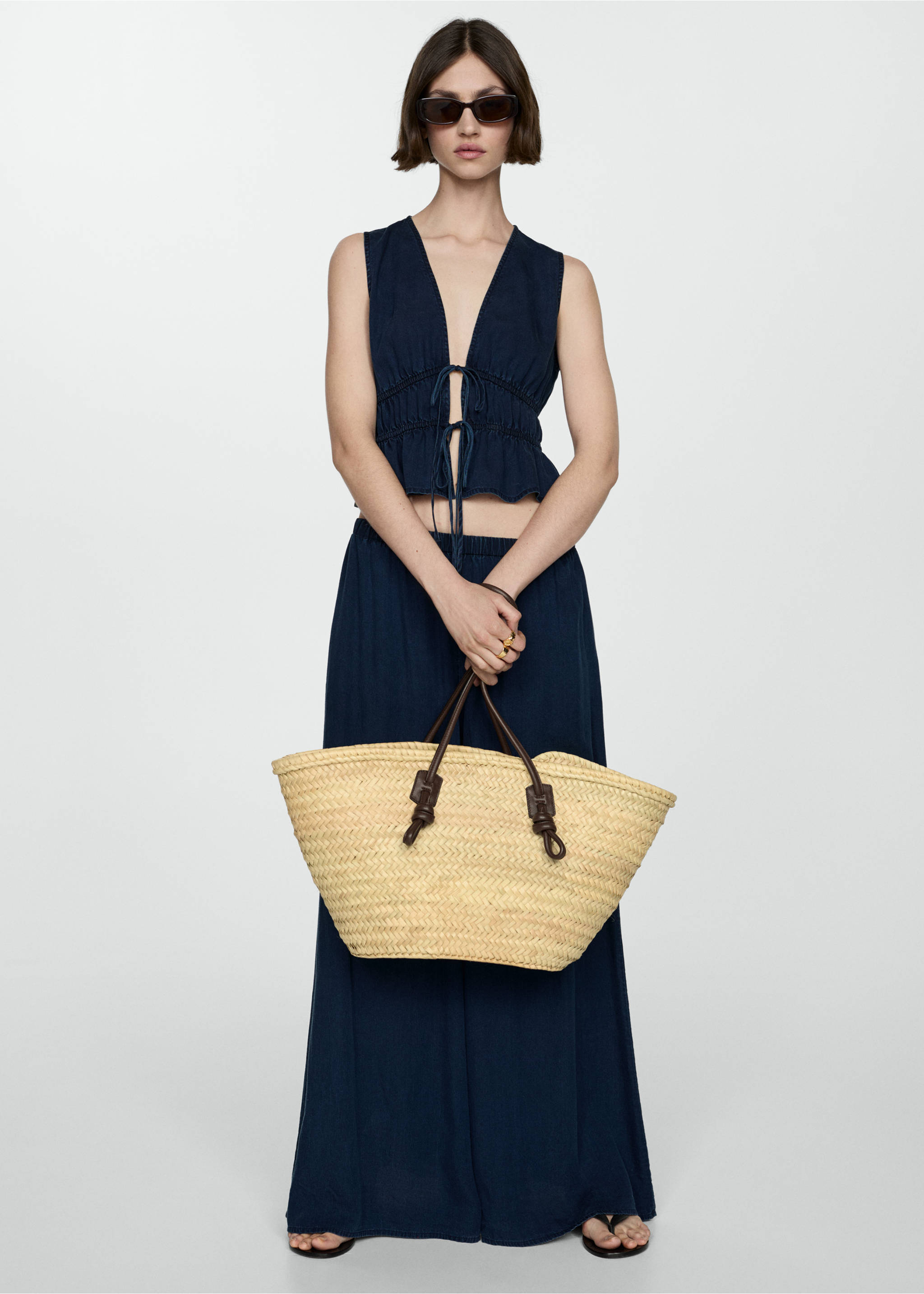 Leather basket bag - Details of the article 9, Chocolate. Ref: 67097130-00.