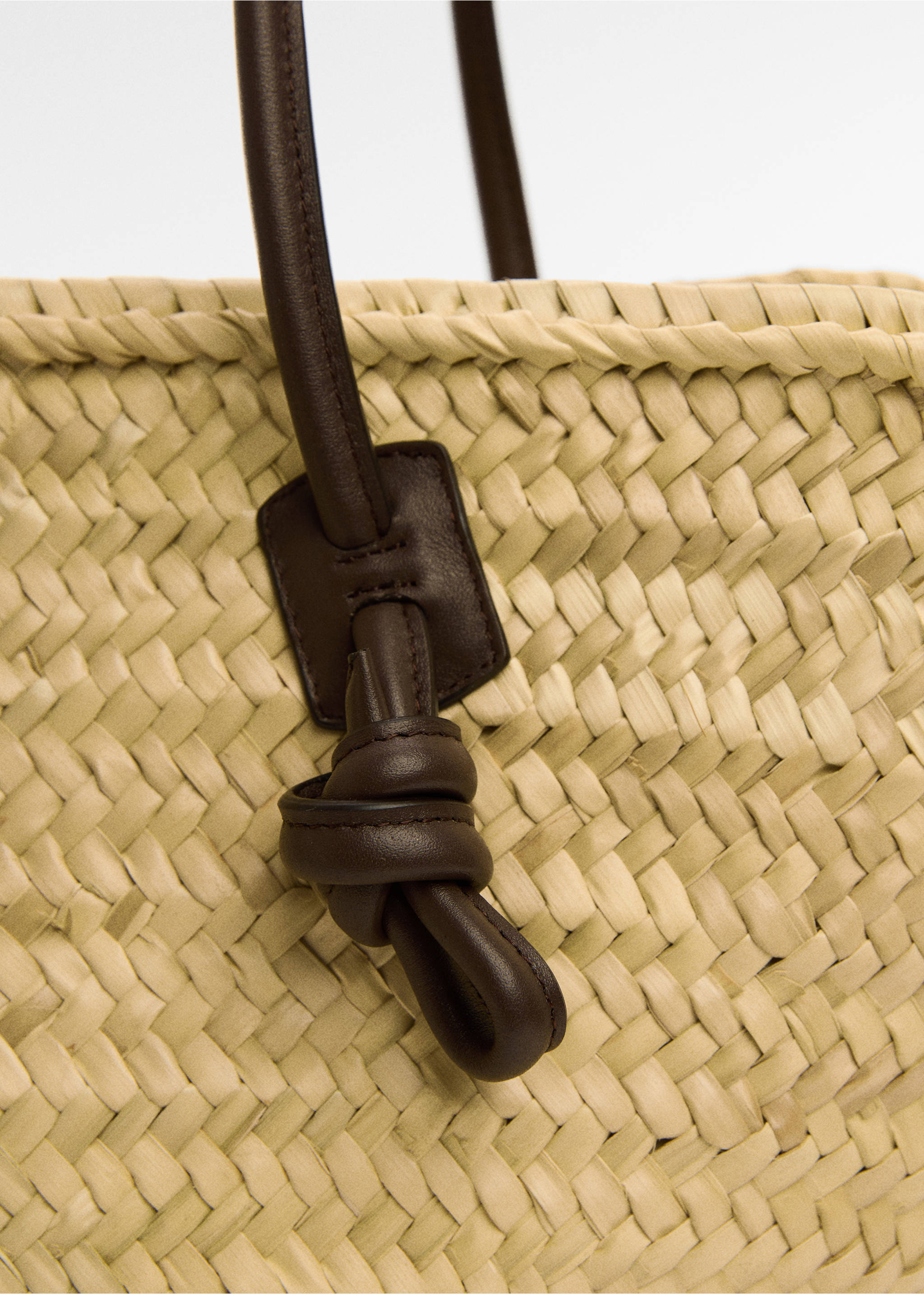 Leather basket bag - Details of the article 1, Chocolate. Ref: 67097130-00.