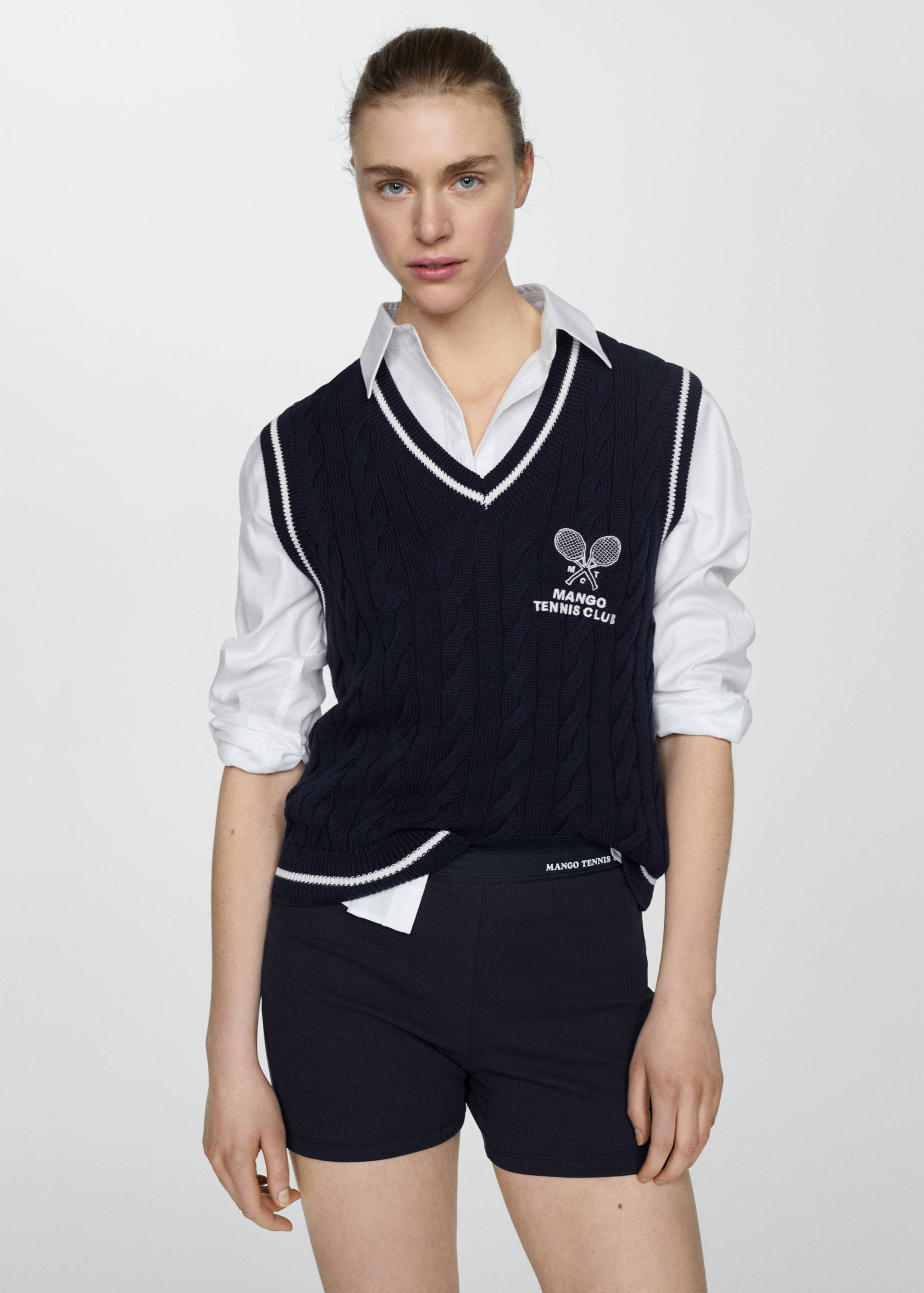 Braided gilet with contrast detail - Medium plane