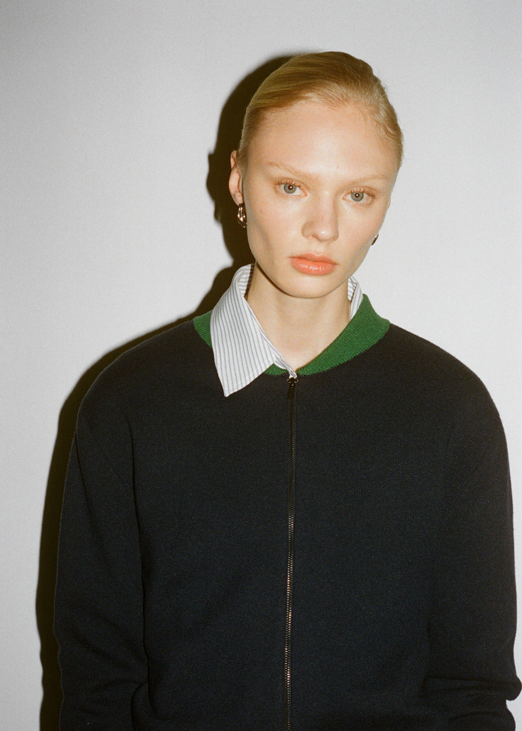 Contrasting ribbed cardigan - Details of the article 7