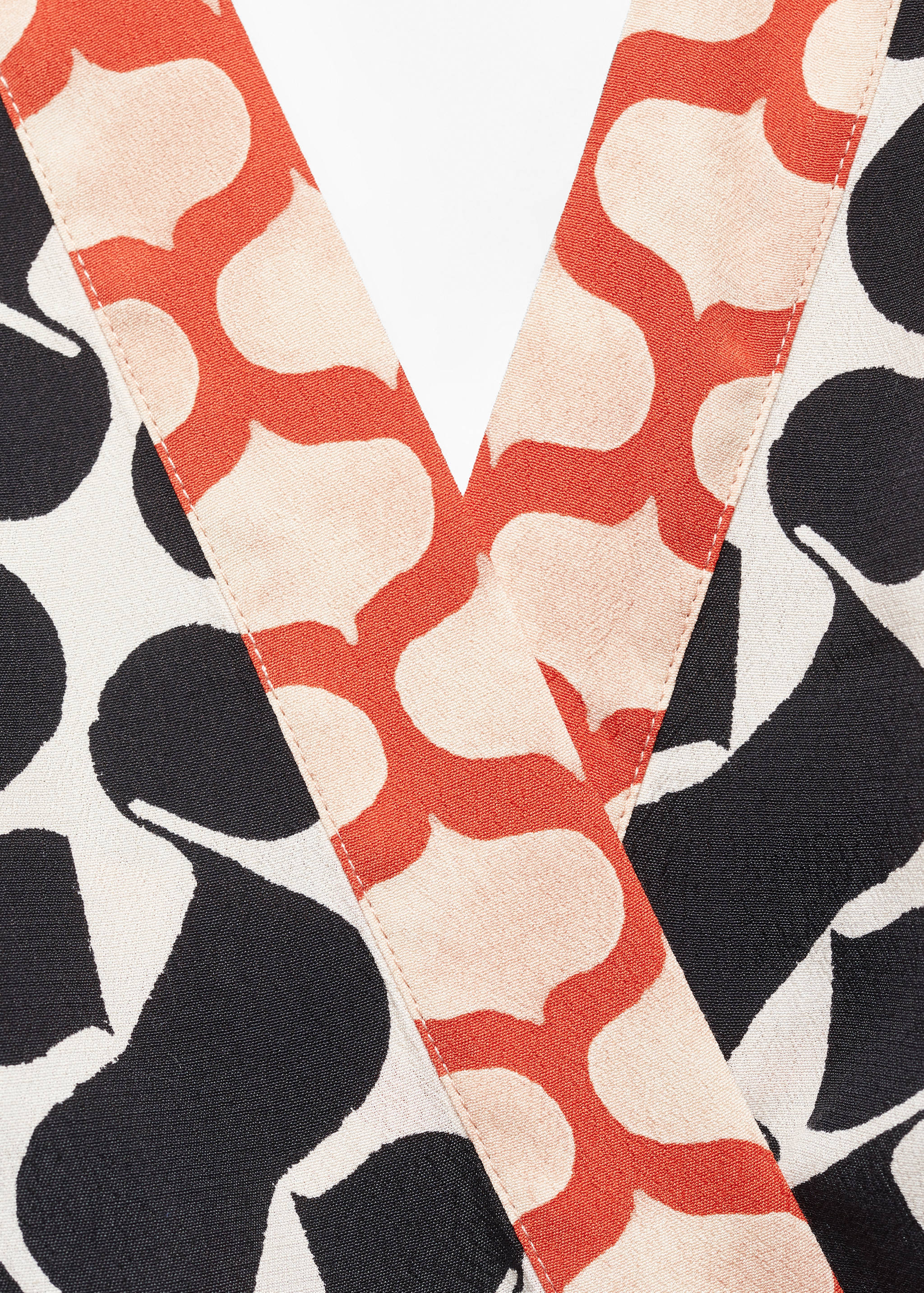 Printed jumpsuit with bow - Details of the article 8