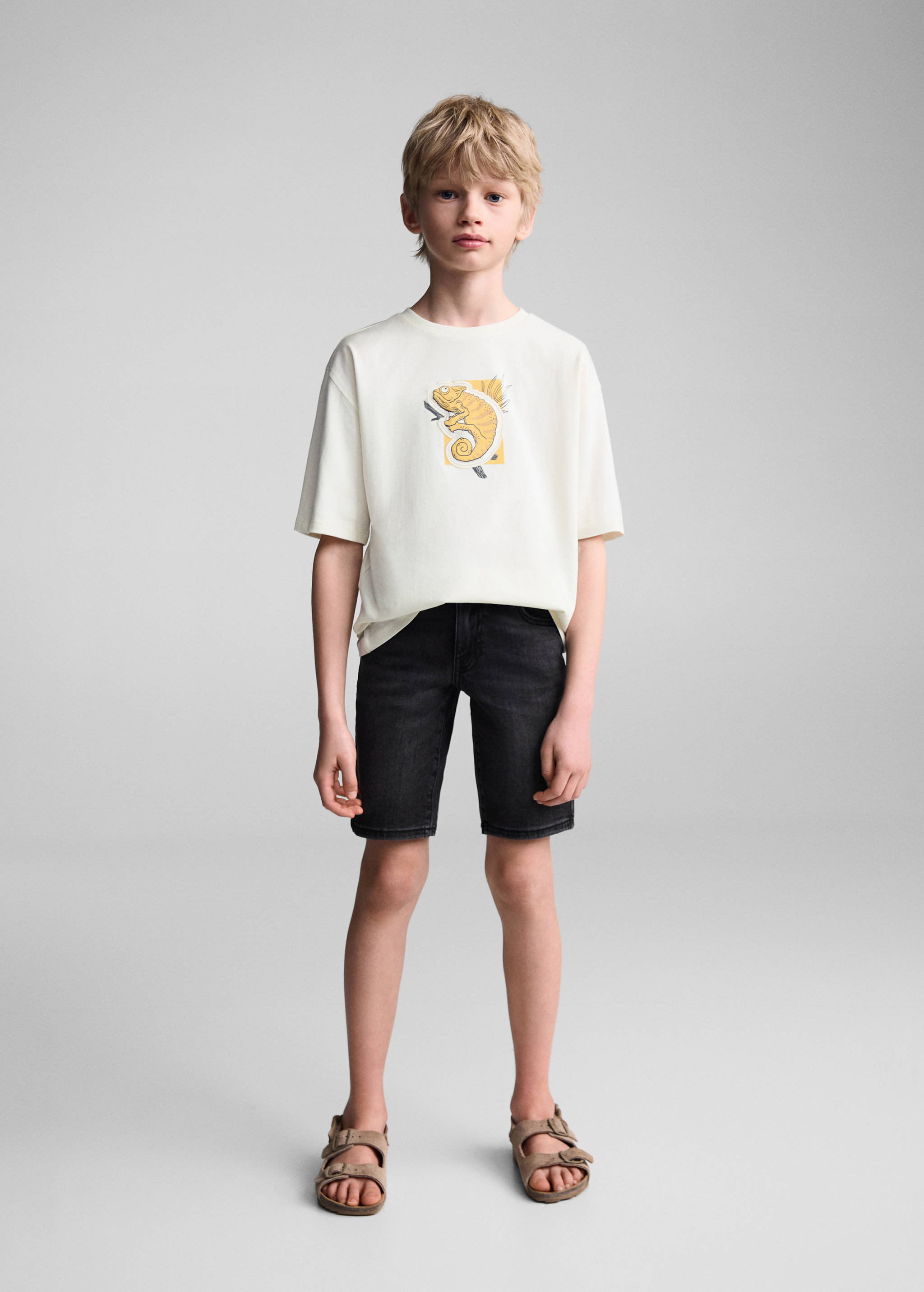 Slim-fit denim bermuda shorts - General plane