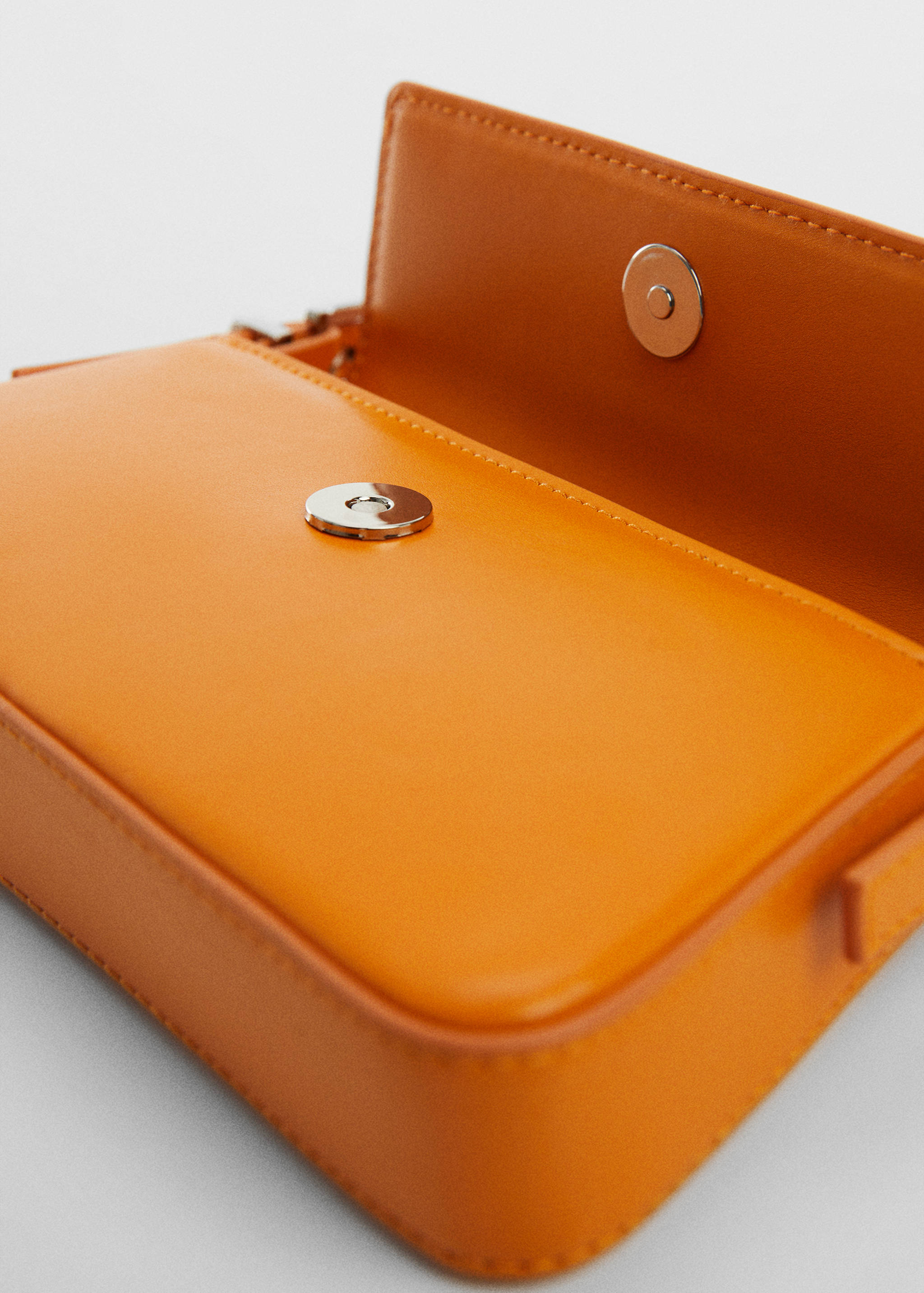 Double strap bag with flap - Details of the article 2