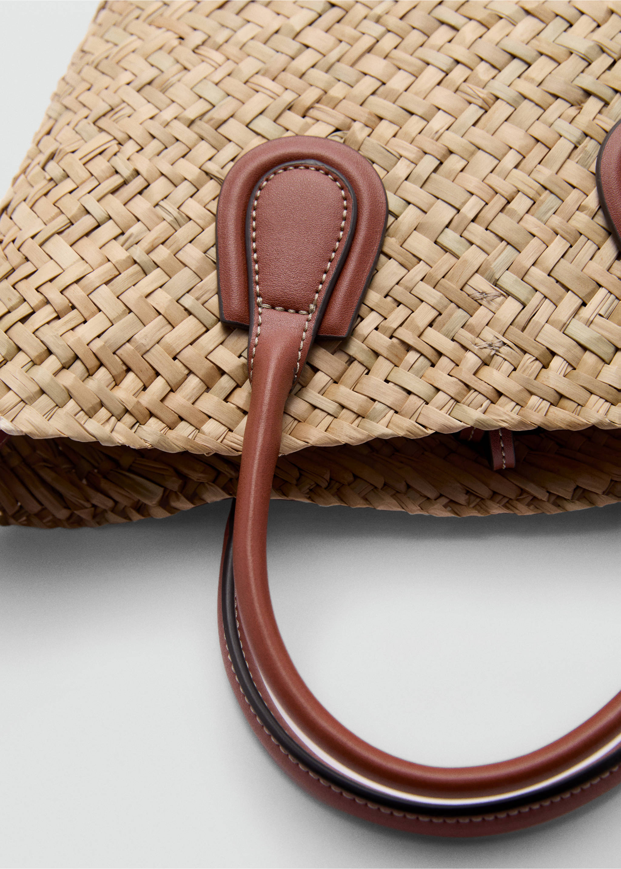 Natural fibre basket bag - Details of the article 2, Leather. Ref: 67097905-00.