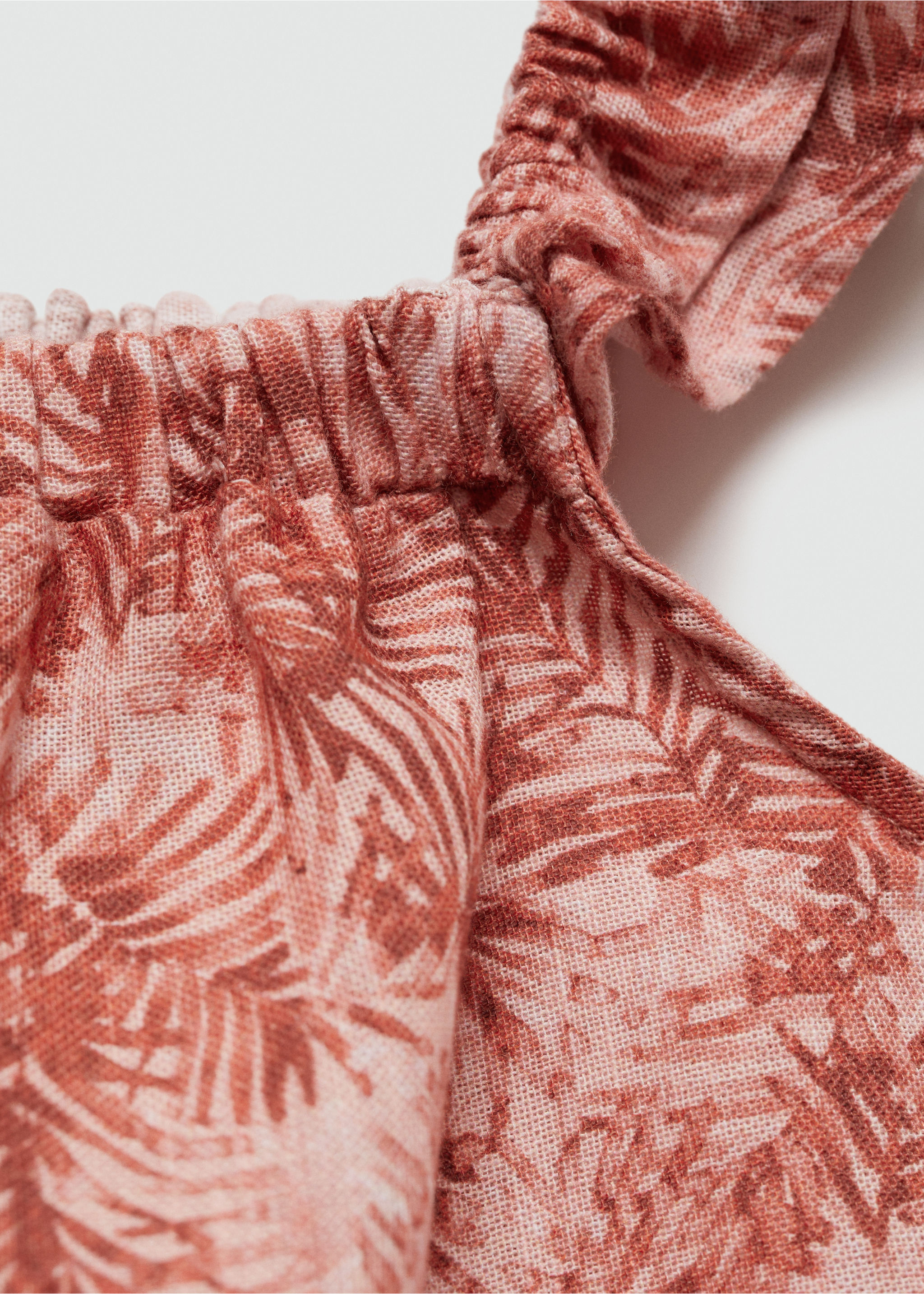 Leaf-textured blouse - Details of the article 8