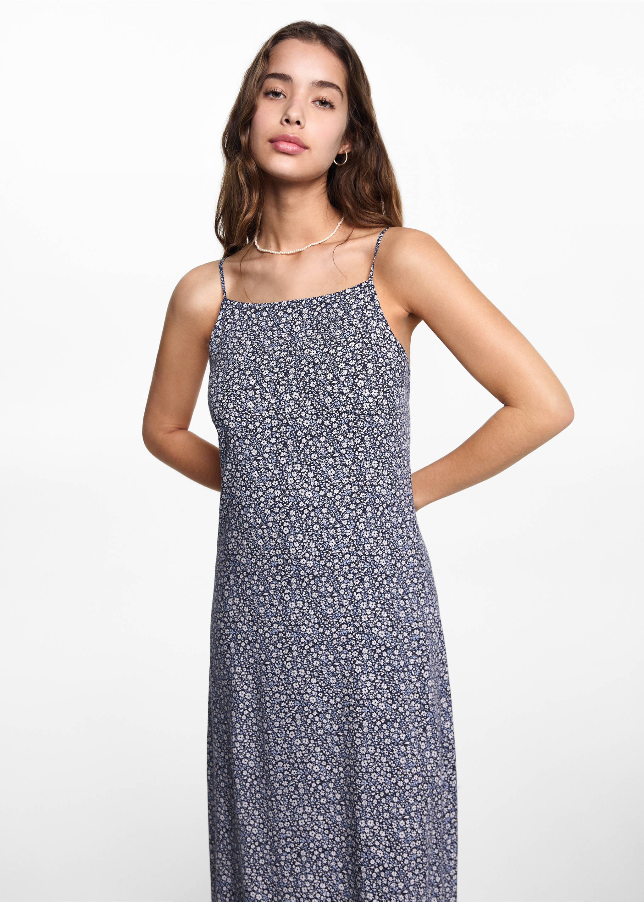 Robe à fleurs - Plan moyen, Bleu marine foncé. Ref: 67098278-00.