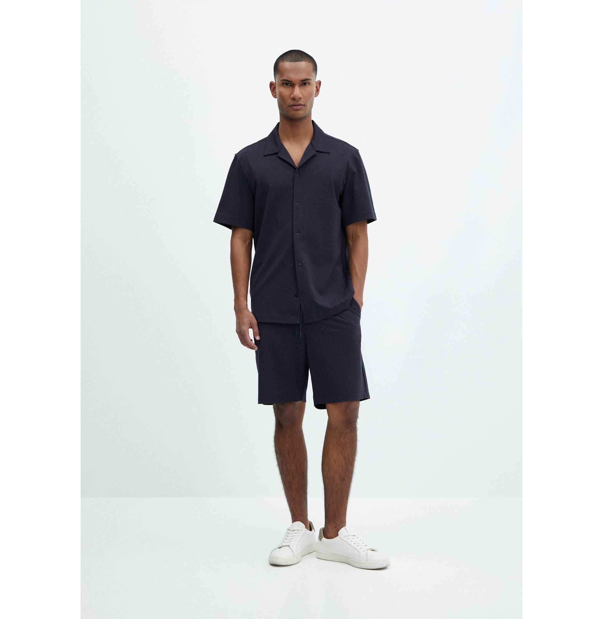 Regular Fit-Hemd mit Bowlingkragen - Allgemeine Ansicht