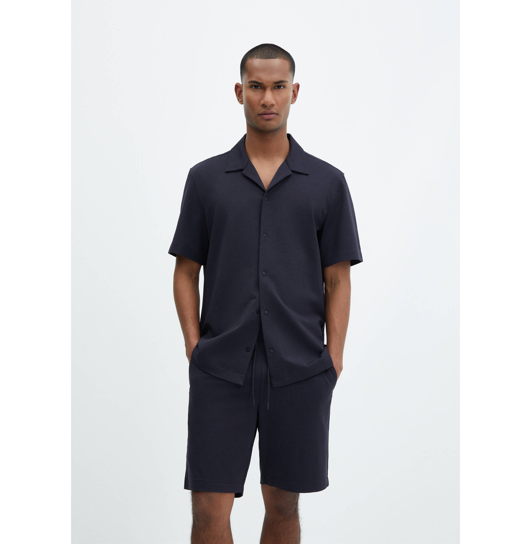 Regular Fit-Hemd mit Bowlingkragen - Mittlere Ansicht