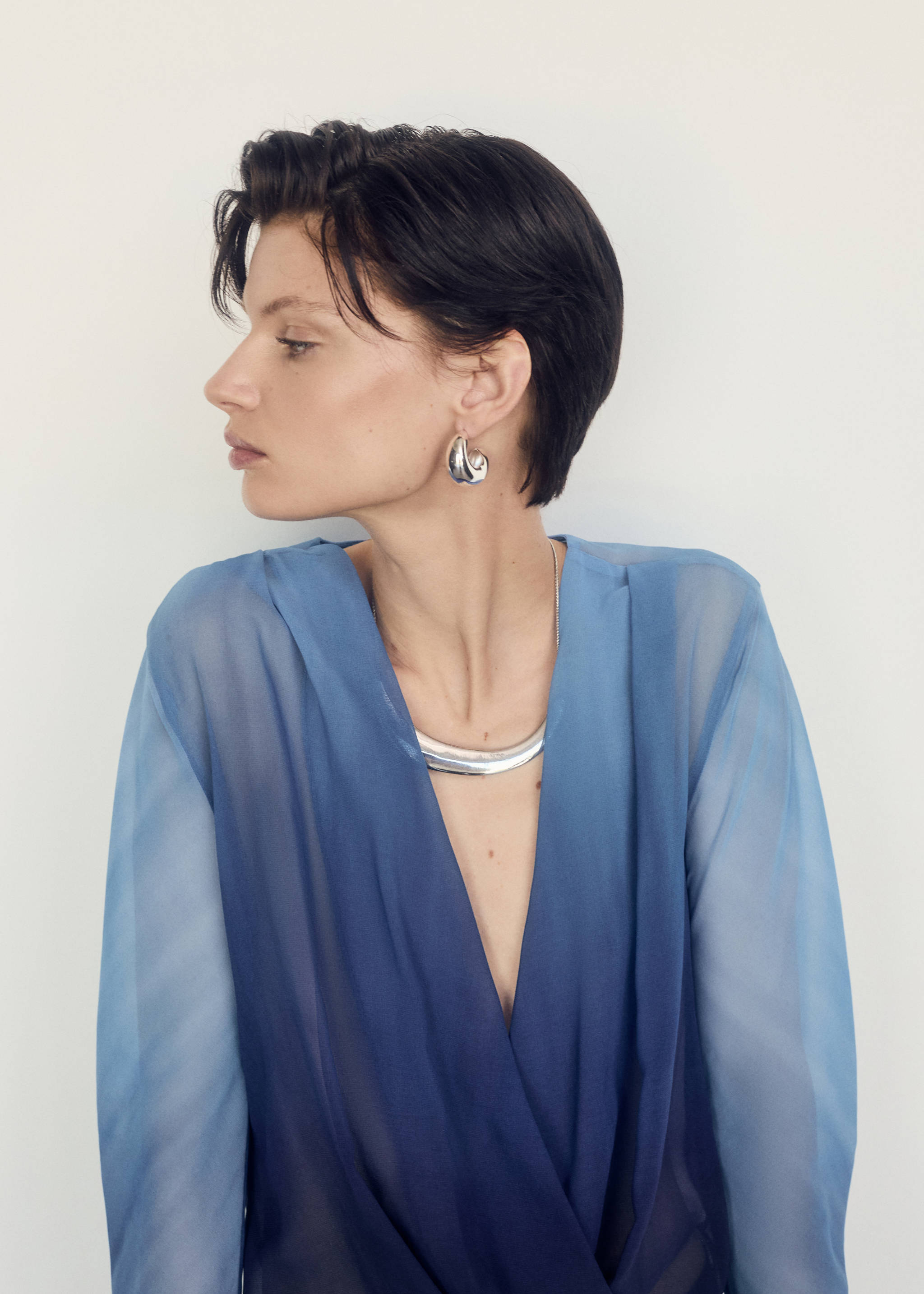 Blusa cruzada semitransparente - Detalle del artículo 1