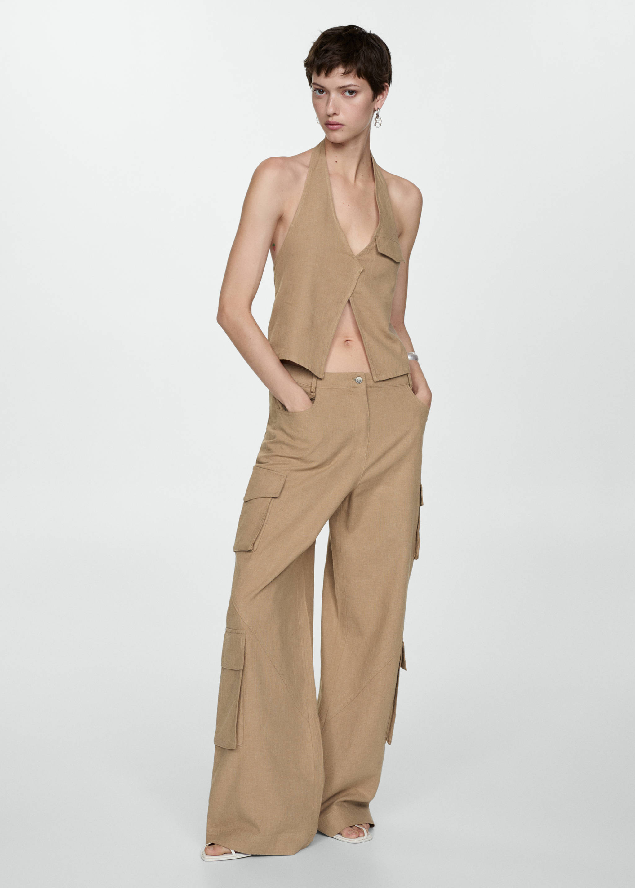 Top halter com bolso - Plano geral