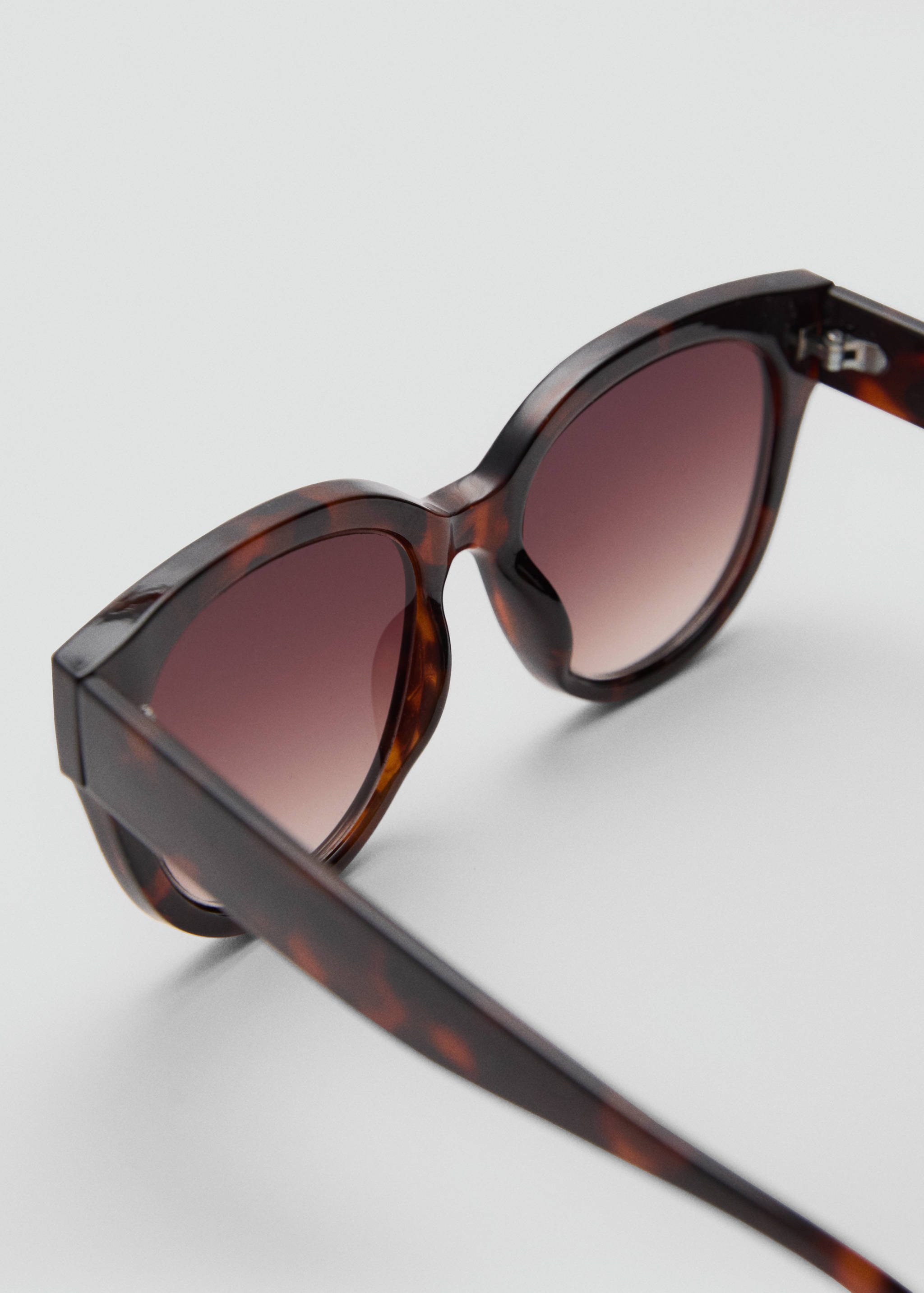 Resin frame sunglasses - Details of the article 1