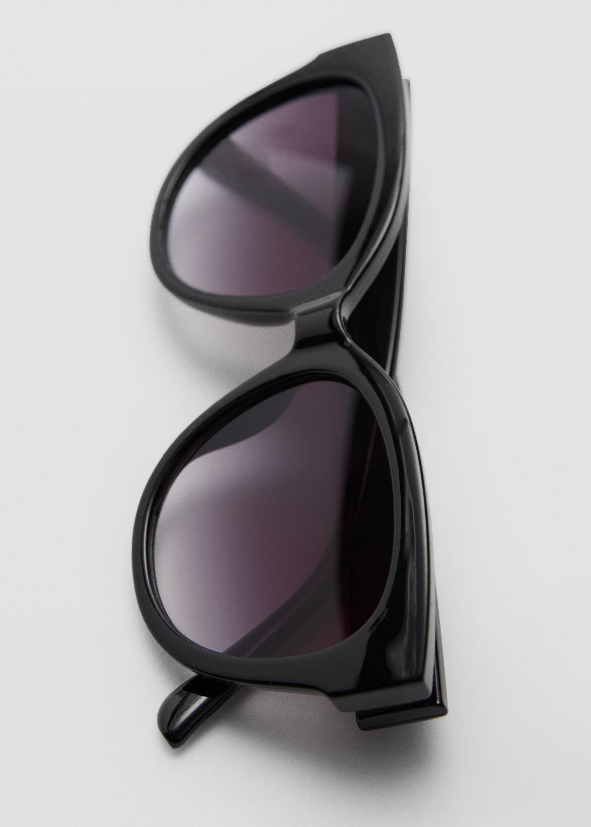 Resin frame sunglasses - Details of the article 2