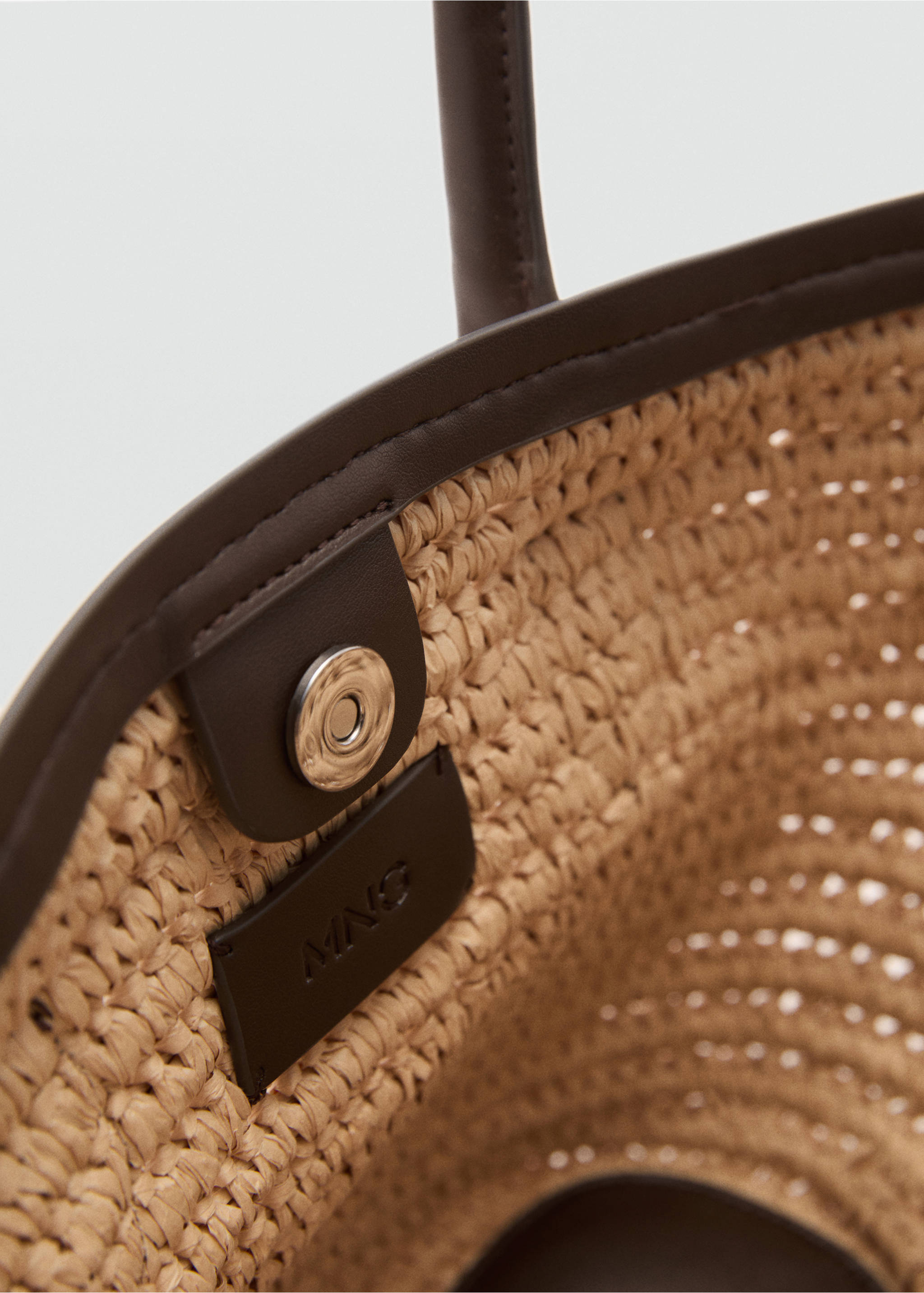 Natural fibre basket bag - Details of the article 2, Chocolate. Ref: 77000237-00.