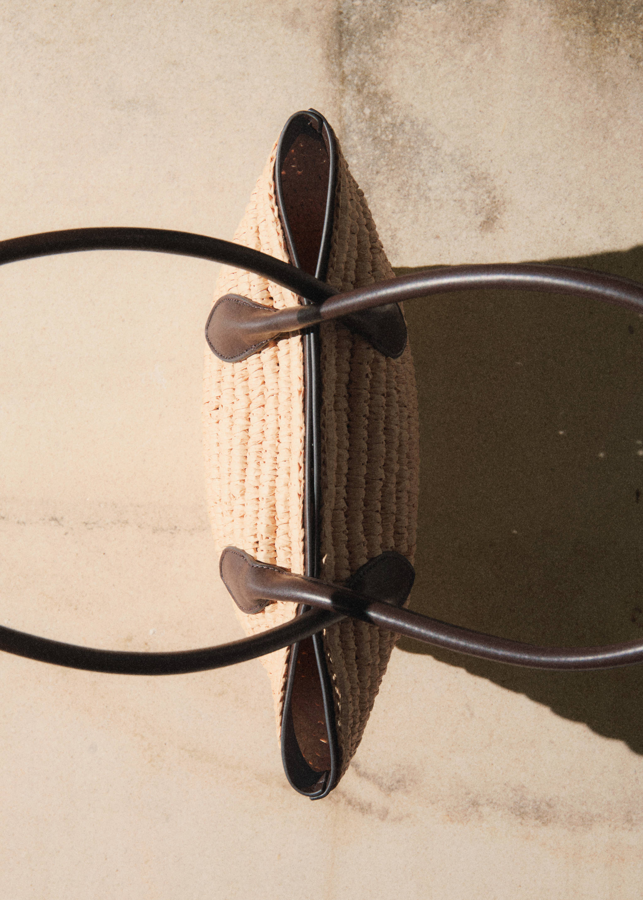 Natural fibre basket bag - Details of the article 6, Chocolate. Ref: 77000237-00.