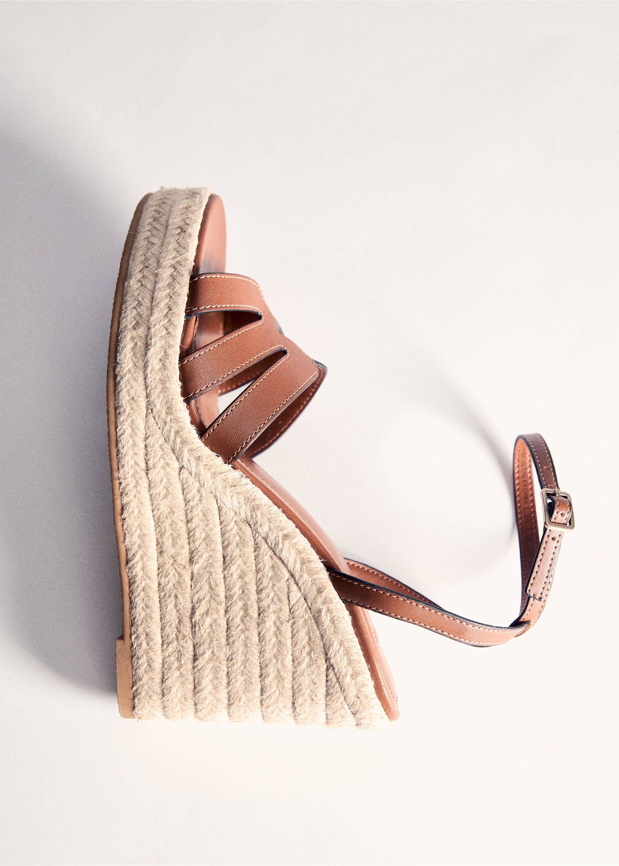Wedge strips sandals - Details of the article 5, Leather. Ref: 77000261-00.